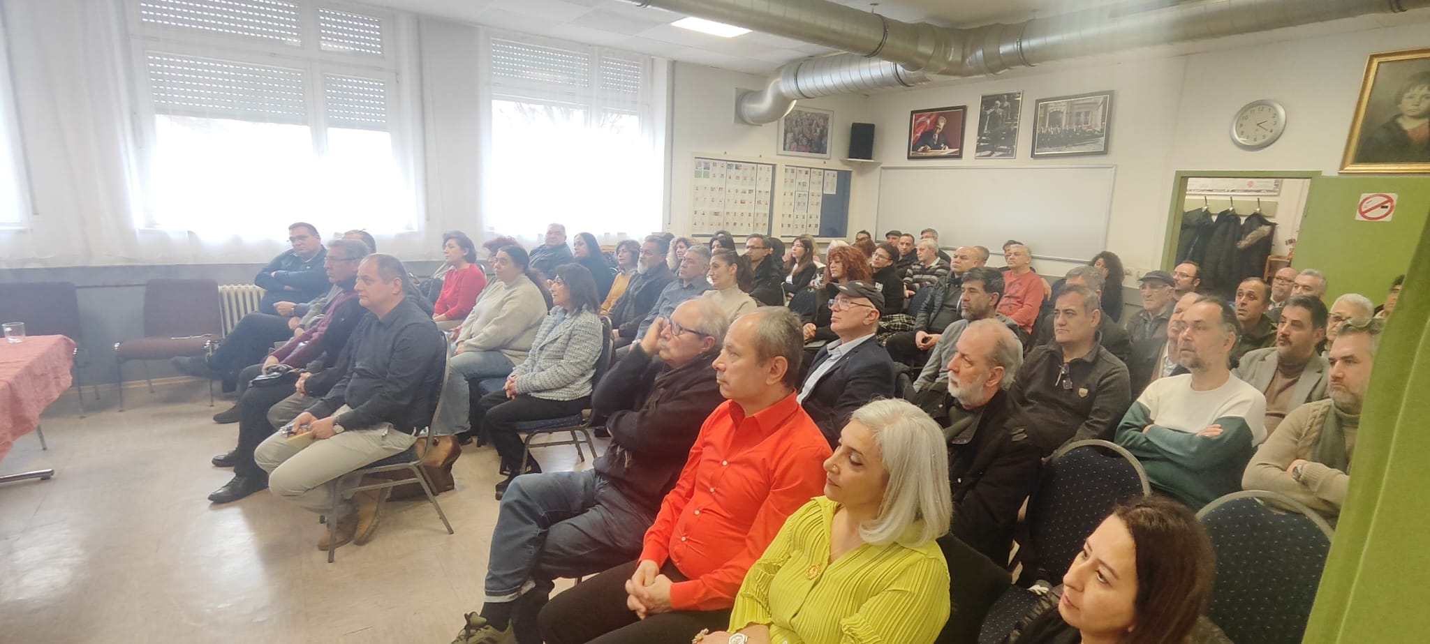 Stuttgart Çalışma ve Sosyal Güvenlik Ataşeliğimiz Vatandaş Bilgilendirme Toplantıları Düzenledi