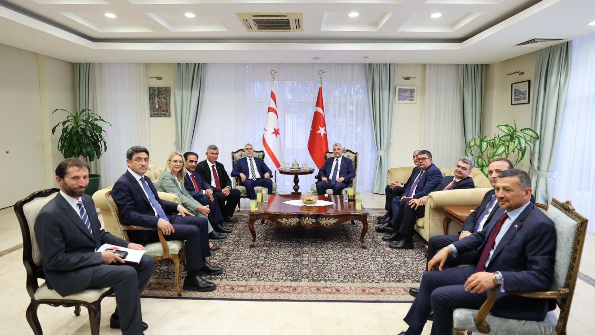 Çalışma ve Sosyal Güvenlik Bakanı Prof. Dr. Vedat Işıkhan, programlara katılmam ve çeşitli temaslarda bulunmak üzere Kuzey Kıbrıs Türk Cumhuriyeti’ne (KKTC) gitti.