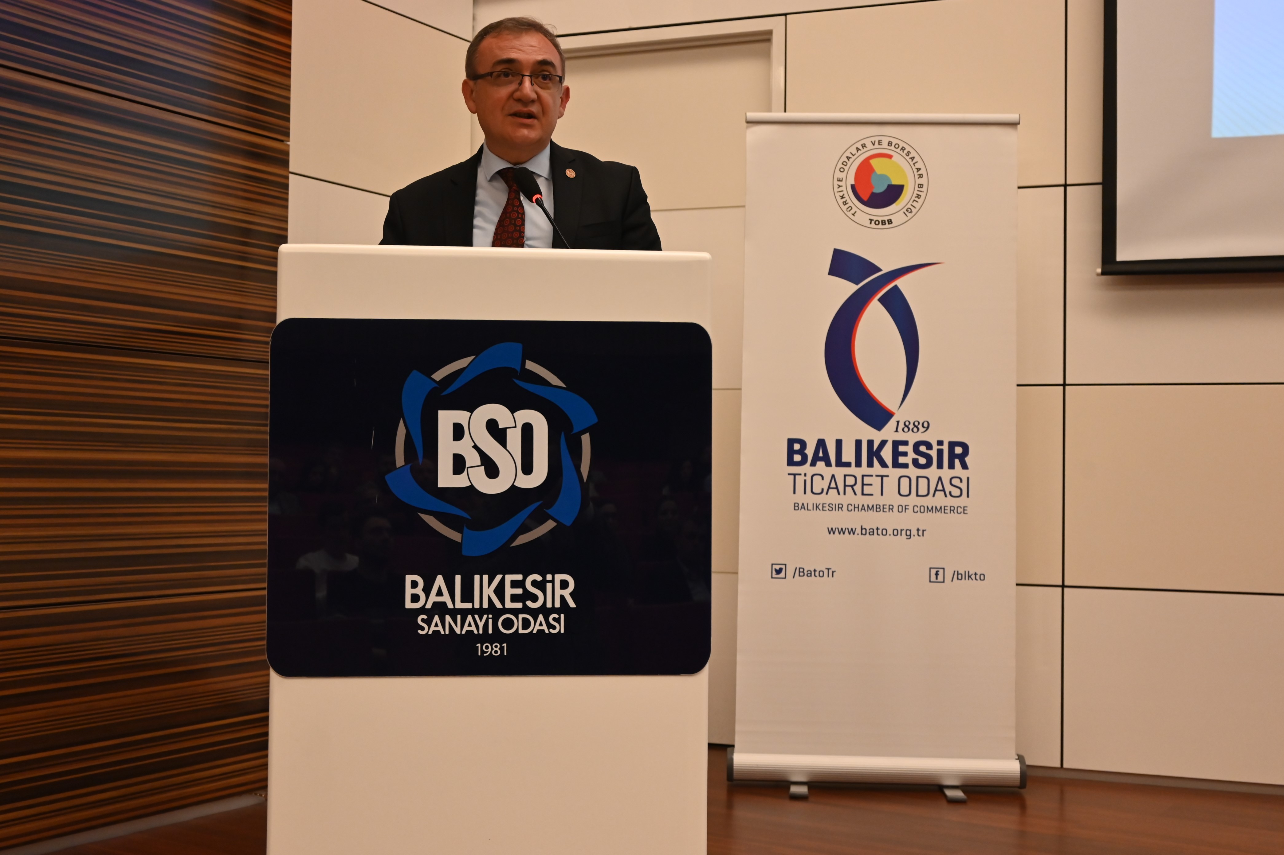 Rehberlik ve Teftiş Başkanlığı tarafından Balıkesir Sanayi Odası ve Balıkesir Ticaret Odası iş birliğinde, 08 Nisan 2026 tarihinde iş sağlığı ve güvenliği ile işin yürütümü teftişleri hakkında bilgilendirme toplantısı düzenledi. 