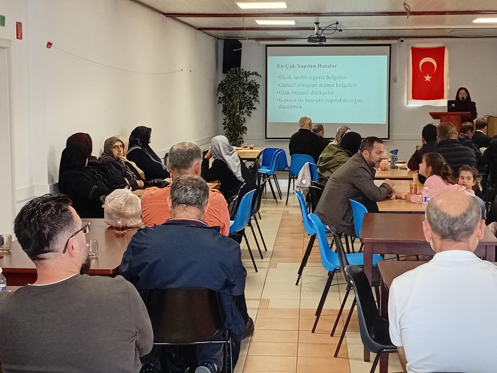 Our Labour and Social Security Attaché’s Office in Karlsruhe Attended the Informative Meeting Held for Citizens