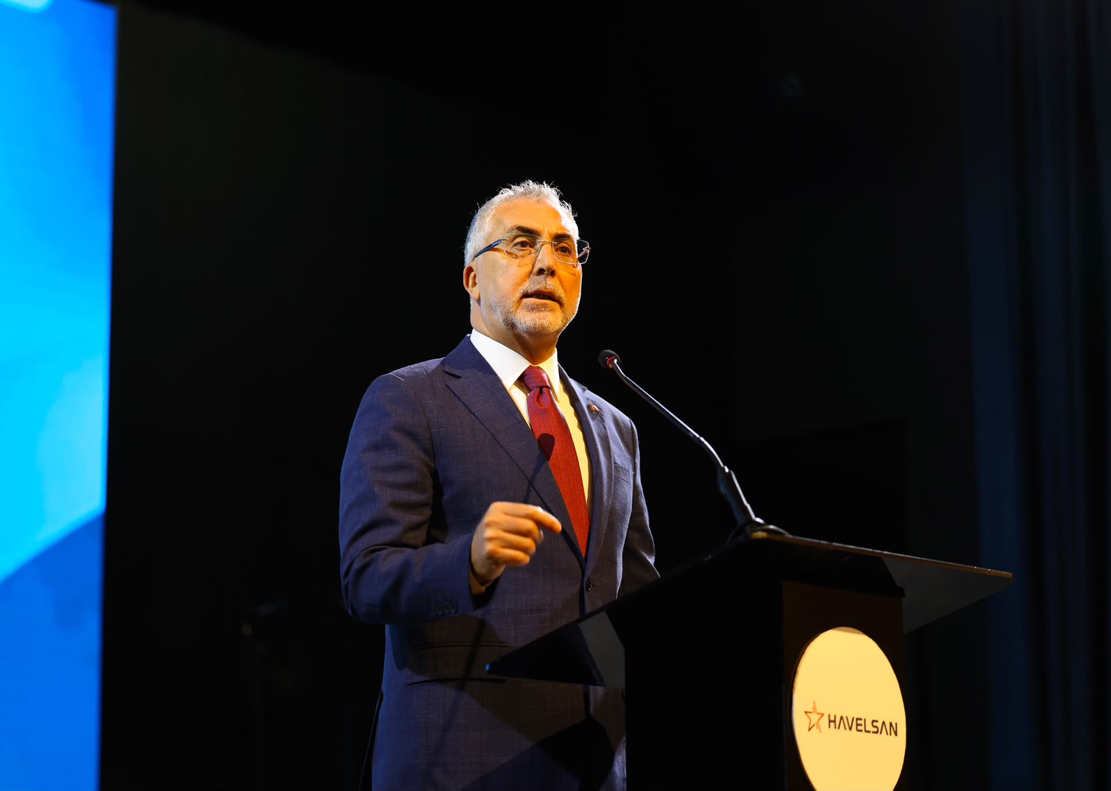 Çalışma ve Sosyal Güvenlik Bakanı Prof. Dr. Vedat Işıkhan, Çalışma ve Sosyal Güvenlik Bakanlığı Türkiye İş Kurumu (İŞKUR) ile Savunma Sanayii Başkanlığı ve HAVELSAN arasında düzenlenen KOVAN Programı İşbirliği Protokolü İmza Töreni’ne katıldı.