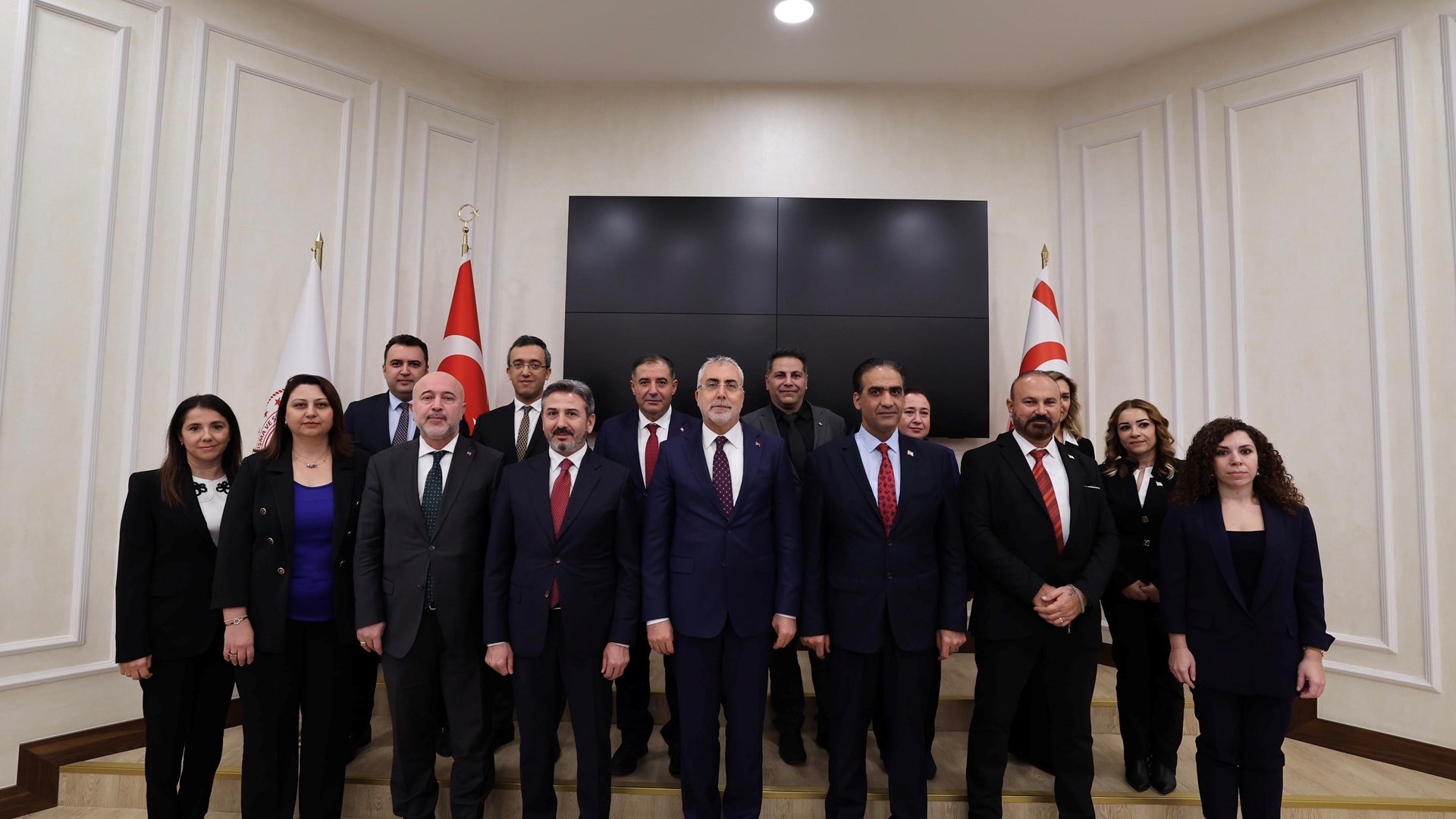 Bakan Işıkhan, Türk Devletlerinde Çalışma Hayatı ve Sosyal Koruma Üst Düzey İstişare Toplantısı Kapsamında İkili Görüşmeler Gerçekleştirdi