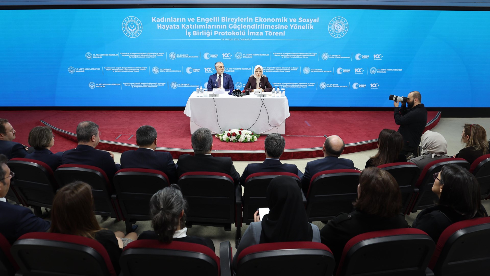 Bakan Işıkhan, Kadınların ve Engelli Bireylerin Ekonomik ve Sosyal Hayata Katılımlarının Güçlendirilmesine Yönelik İş Birliği Protokolü İmza Töreni’ne Katıldı