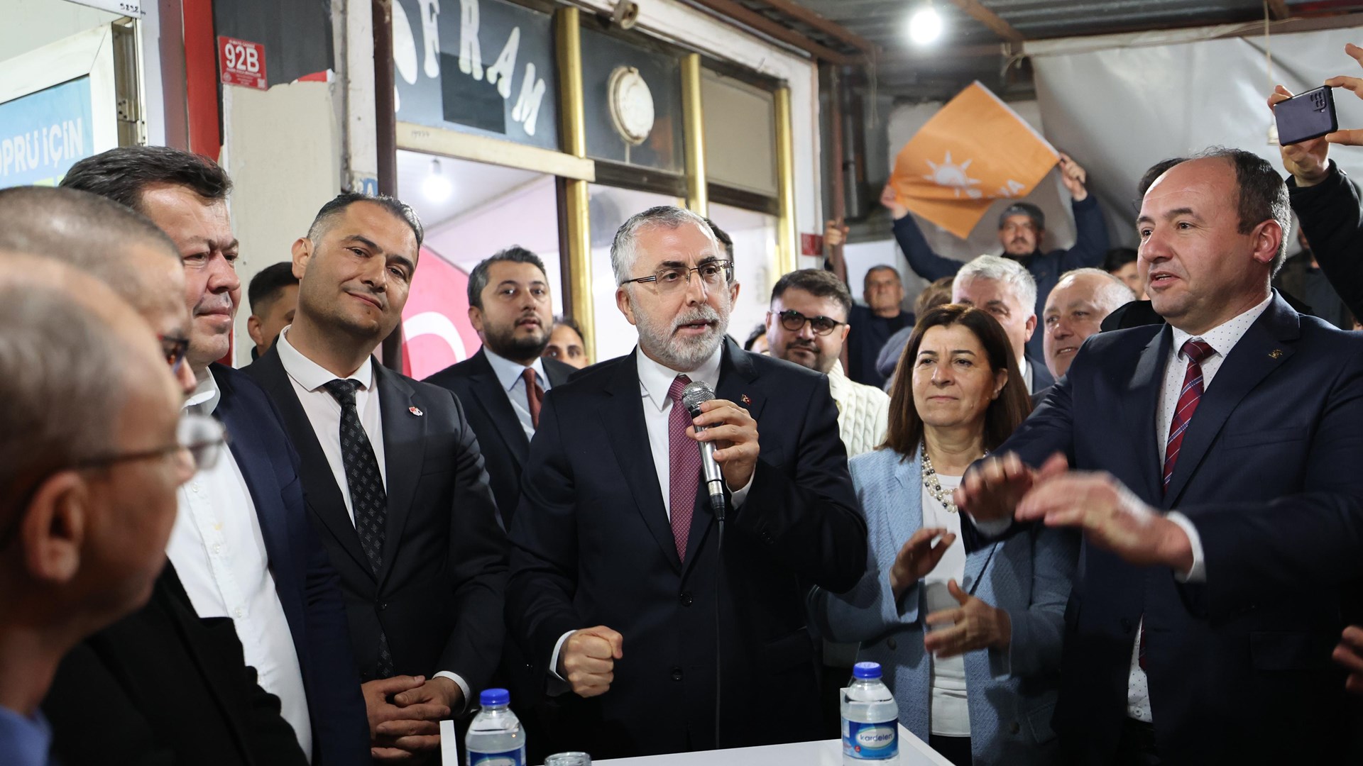 Çalışma ve Sosyal Güvenlik Bakanı Prof. Dr. Vedat Işıkhan, çeşitli temaslarda bulunak ve programlara katılmak üzere Tekirdağ ve Edirne illerini ziyaret etti.