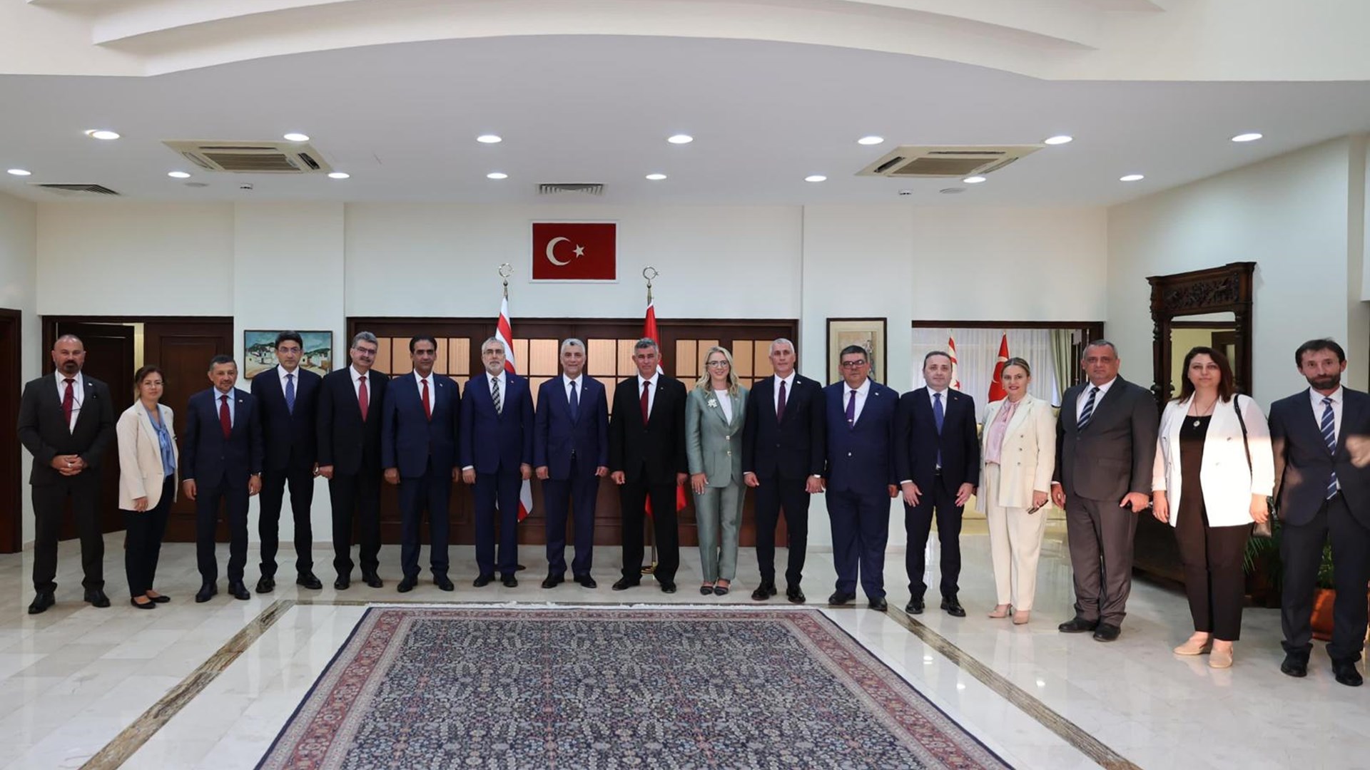 Çalışma ve Sosyal Güvenlik Bakanı Prof. Dr. Vedat Işıkhan, programlara katılmam ve çeşitli temaslarda bulunmak üzere Kuzey Kıbrıs Türk Cumhuriyeti’ne (KKTC) gitti.