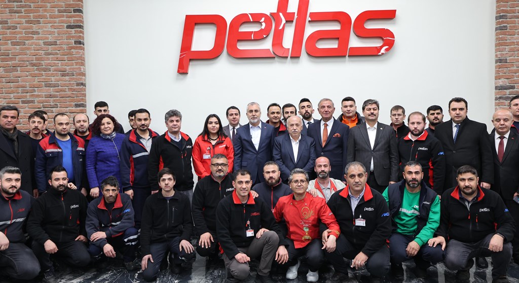 Çalışma ve Sosyal Güvenlik Bakanı Prof. Dr. Vedat Işıkhan, çeşitli temaslarda bulunmak ve programlara katılmak üzere Kırşehir’e gitti.