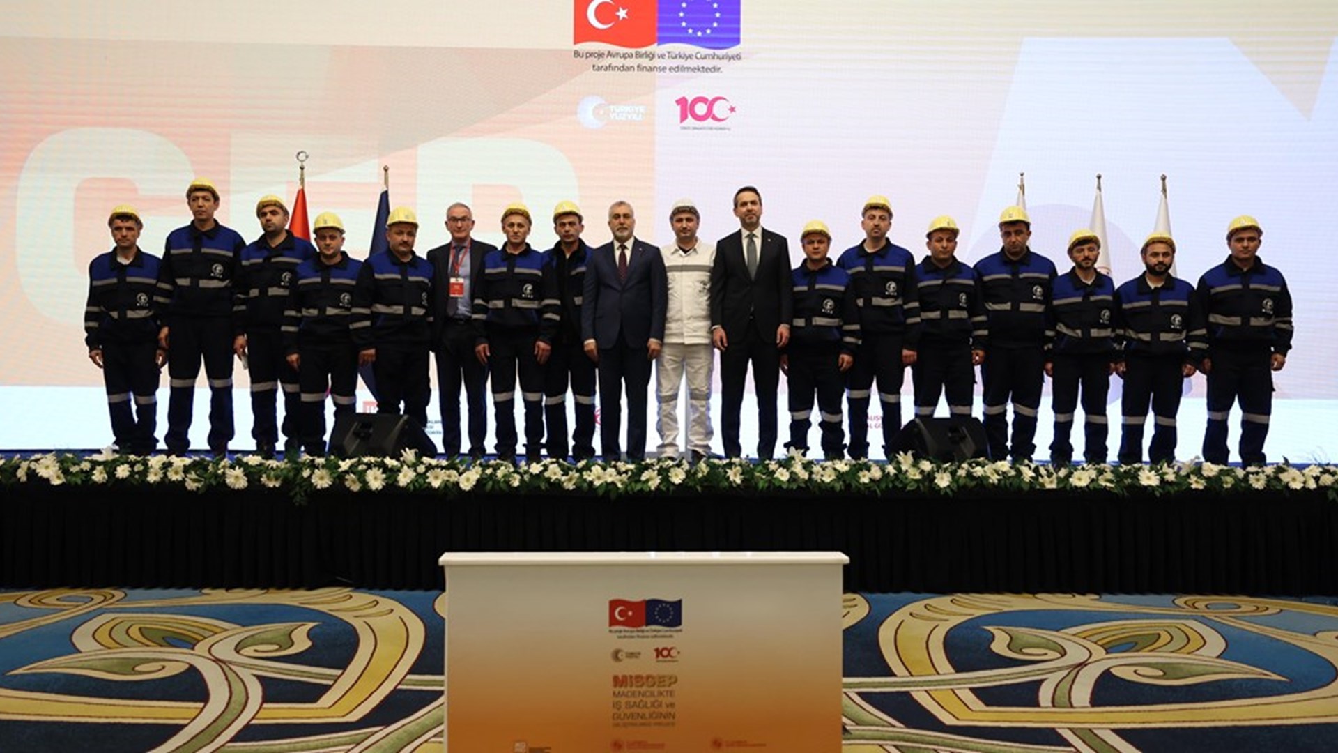 Çalışma ve Sosyal Güvenlik Bakanı Prof. Dr. Vedat Işıkhan, Madencilik Sektöründe İş Sağlığı ve Güvenliğinin Geliştirilmesi Projesi’nin (MİSGEP) kapanış toplantısına iştirak etti.