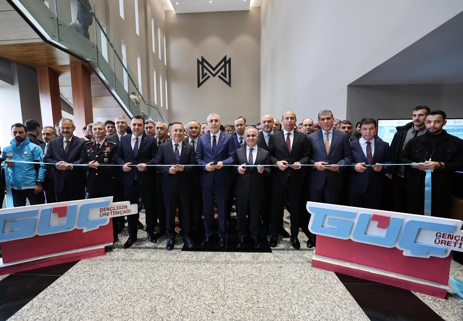 Bakan Işıkhan, Gaziantep’te İŞKUR "Gençliğin Üretim Çağı Bölgesel Kariyer Fuarı"na Katıldı