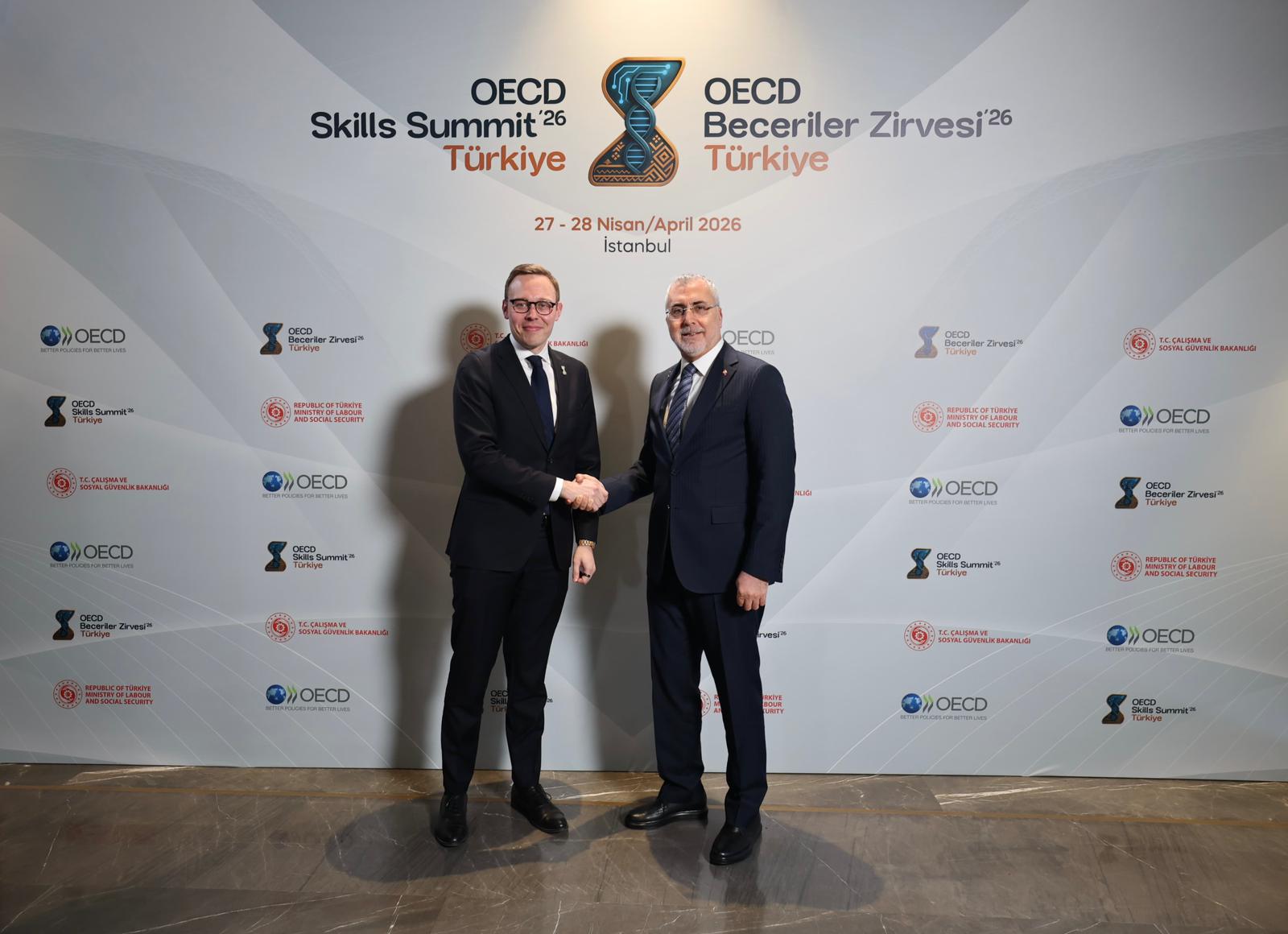 Bakan Işıkhan, OECD 2026 Beceriler Zirvesi Kapsamında İkili Görüşmelerde Bulundu