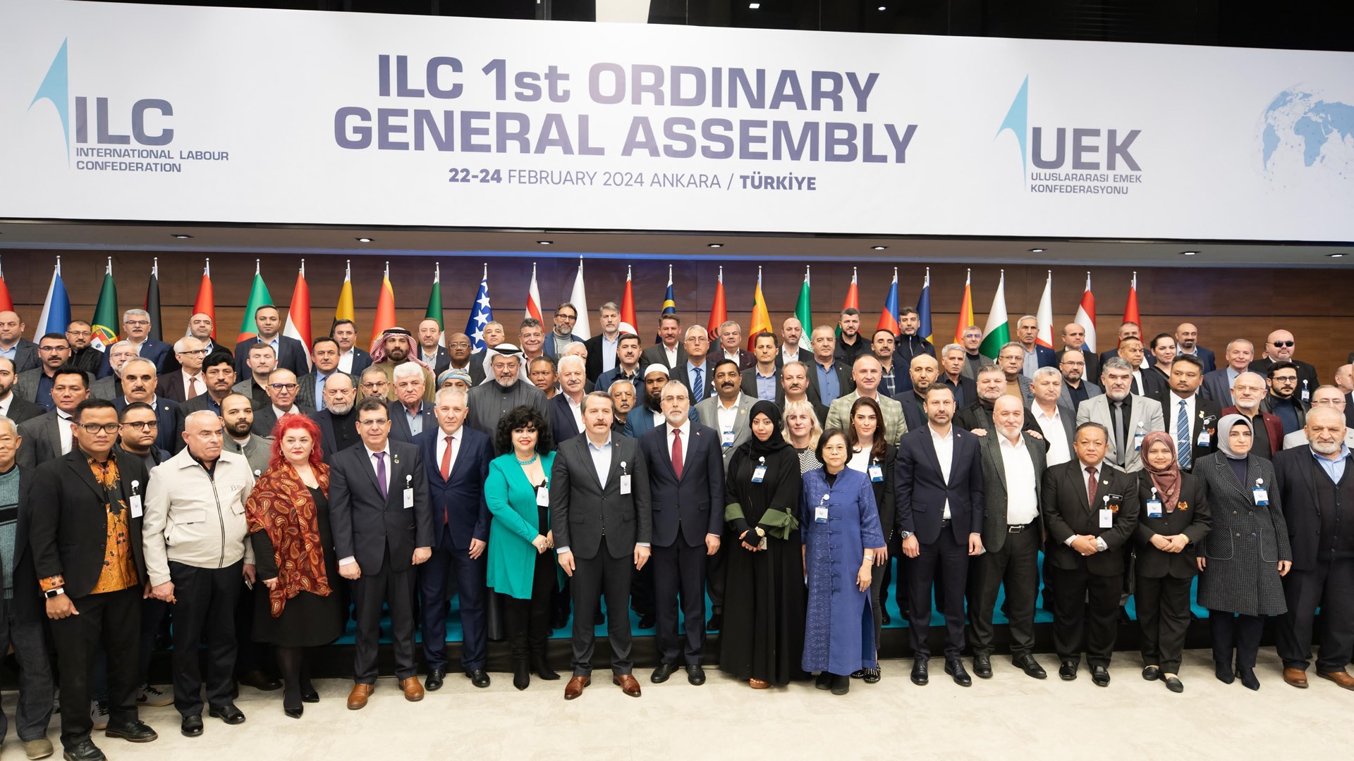 Çalışma ve Sosyal Güvenlik Bakanı Prof. Dr. Vedat Işıkhan, Uluslararası Emek Konfederasyonu’nun (ILC) Memur-Sen Genel Merkezi’nde düzenlenen 1. Olağan Genel Kurulu’na katıldı.