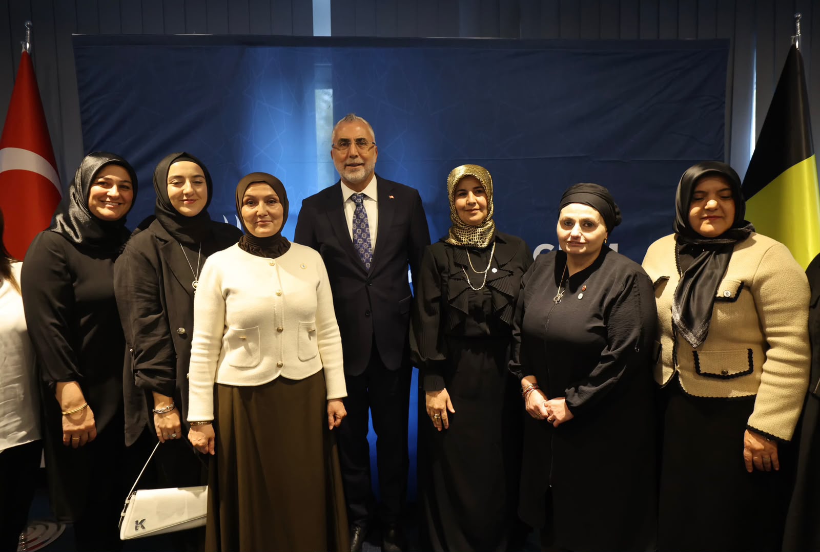 Çalışma ve Sosyal Güvenlik Bakanı Prof. Dr. Vedat Işıkhan, çeşitli temaslarda bulunmak ve programlara katılmak üzere Belçika Brüksel’e gitti.