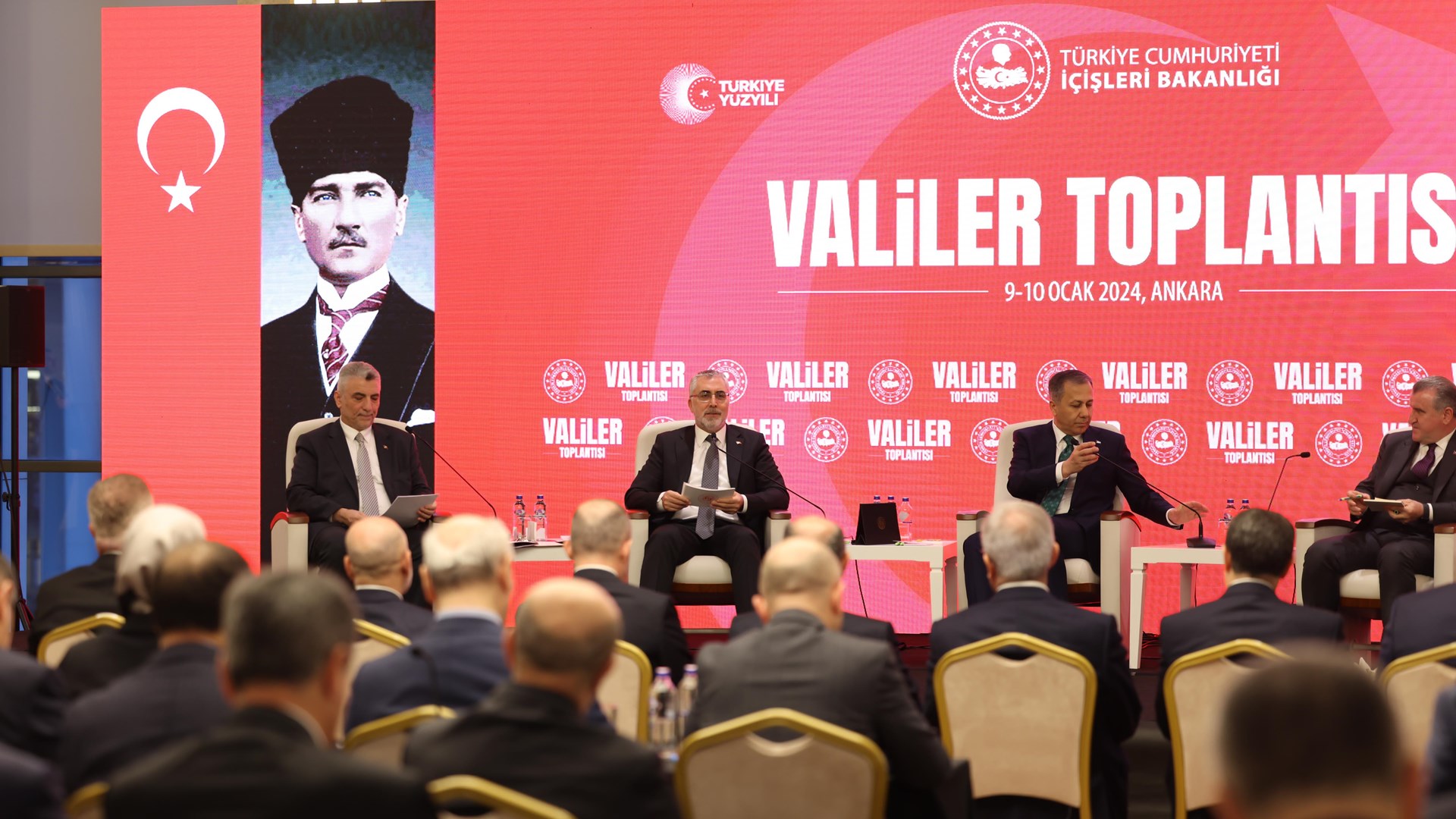 Bakan Işıkhan, Cumhurbaşkanlığı Külliyesi’nde Düzenlenen "Valiler Toplantısı" na Katıldı