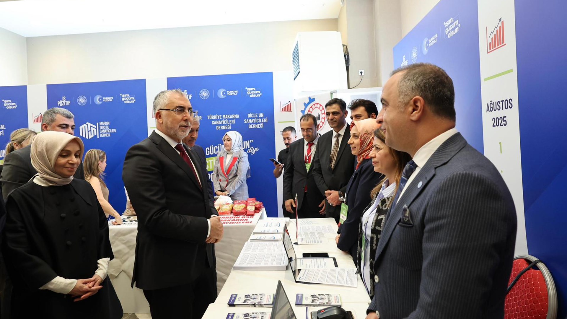 Bakan Işıkhan, Mardin’de Yüzyılın Kadın İstihdamı İş Pozitif Kapanış Programı’na Katıldı