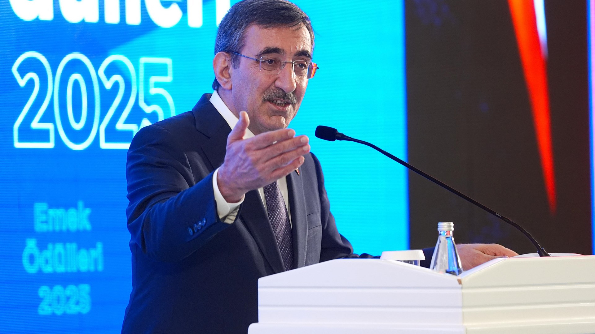 Bakan Işıkhan, 1 Mayıs Emek Ödülleri Töreni’ne Katıldı