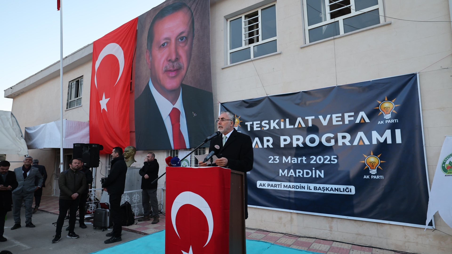 Bakan Işıkhan, Mardin’de Temaslarda Bulundu