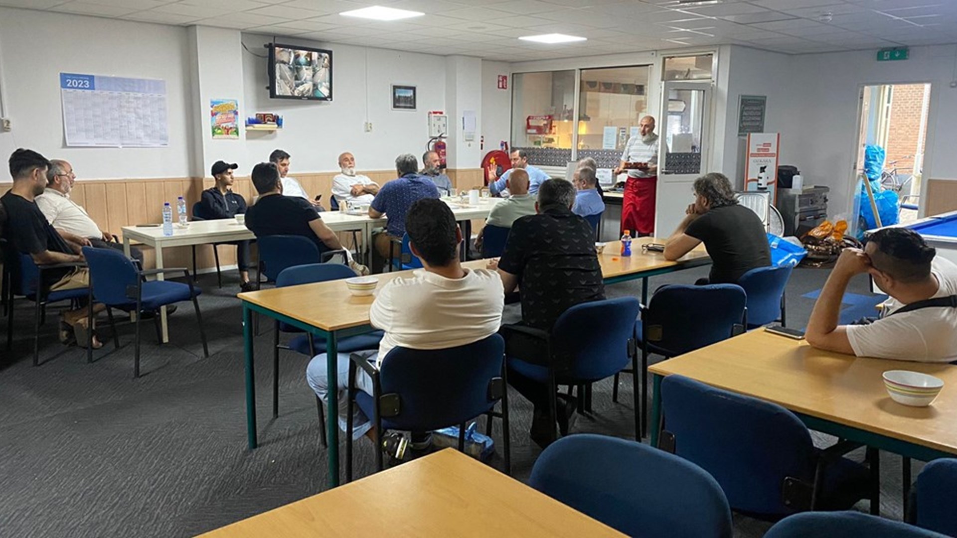 Deventer Çalışma ve Sosyal Güvenlik Ataşeliğimiz, Arnhem Ayasofya Camiinde vatandaşlarımızla bir araya geldi.