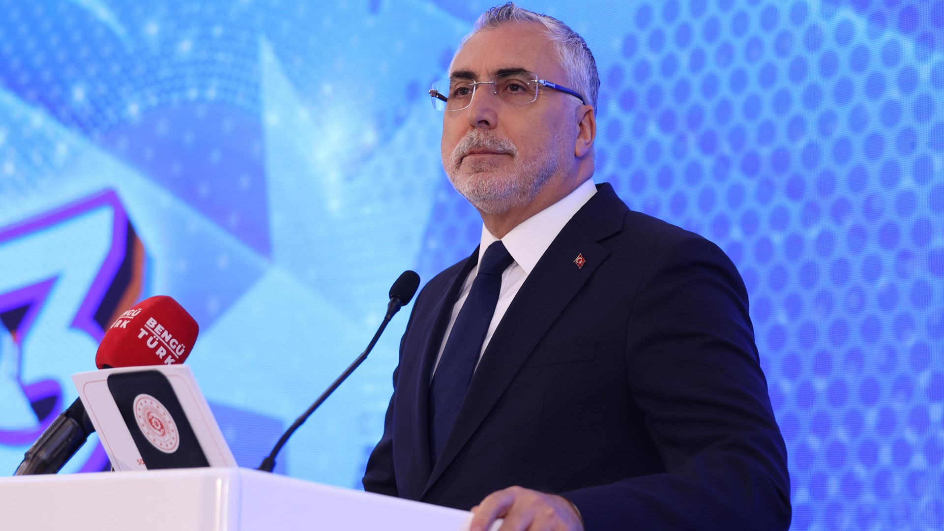 Bakan Işıkhan, Türkiye Kamu-Sen’in 33. Kuruluş Yıl Dönümü Programına Katıldı