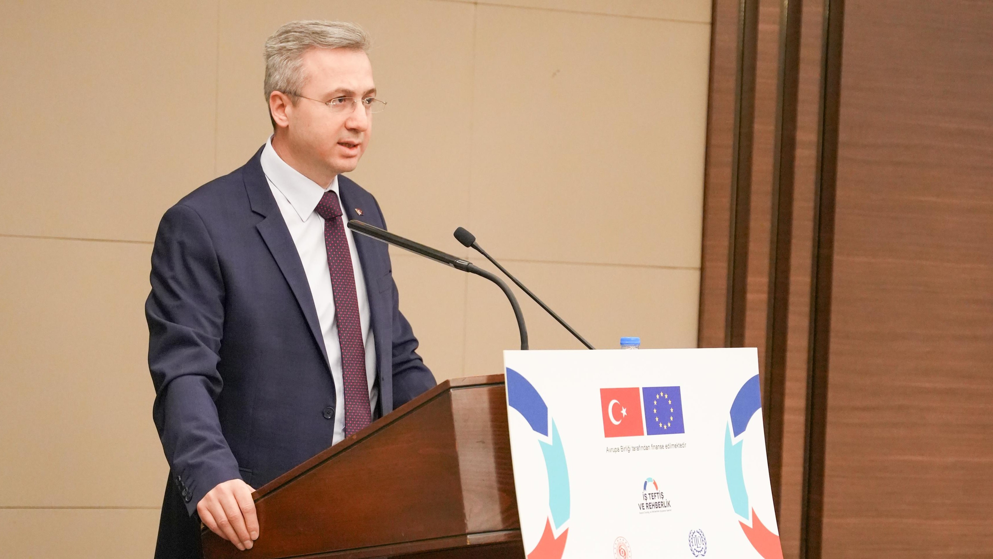 Avrupa Birliği Katılım Öncesi Mali Yardım Aracı (IPA-III) kapsamında finanse edilen ve Uluslararası Çalışma Örgütü (ILO) iş birliğiyle yürütülen İş Teftiş Rehberlik ve Sosyal Diyalog Yoluyla İşyeri Uyumunun Güçlendirilmesi Projesi kapsamında, Stratejik İletişim Eğitim Programı 11-12 Şubat 2025 tarihlerinde Ankara’da gerçekleştirildi.