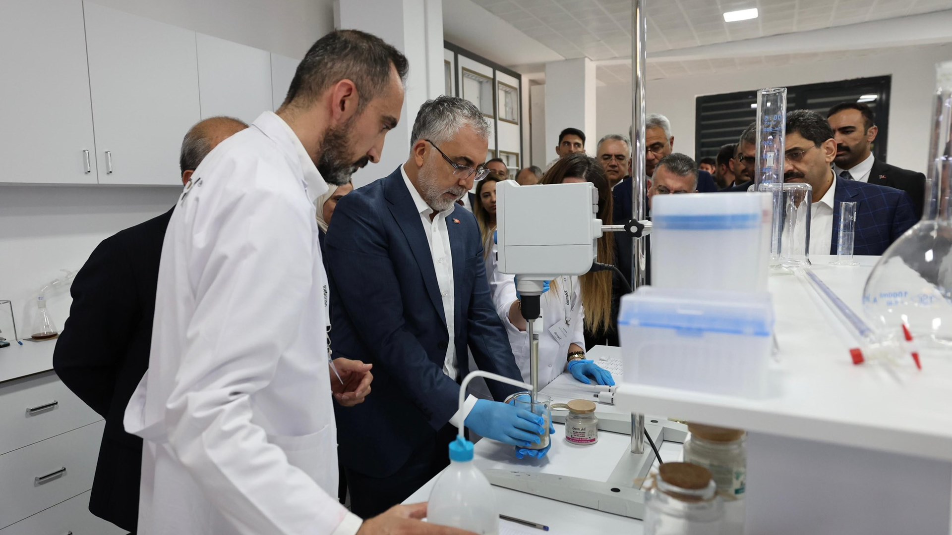 Bakan Işıkhan, Sivas’ta Ziyaretlerde Bulundu