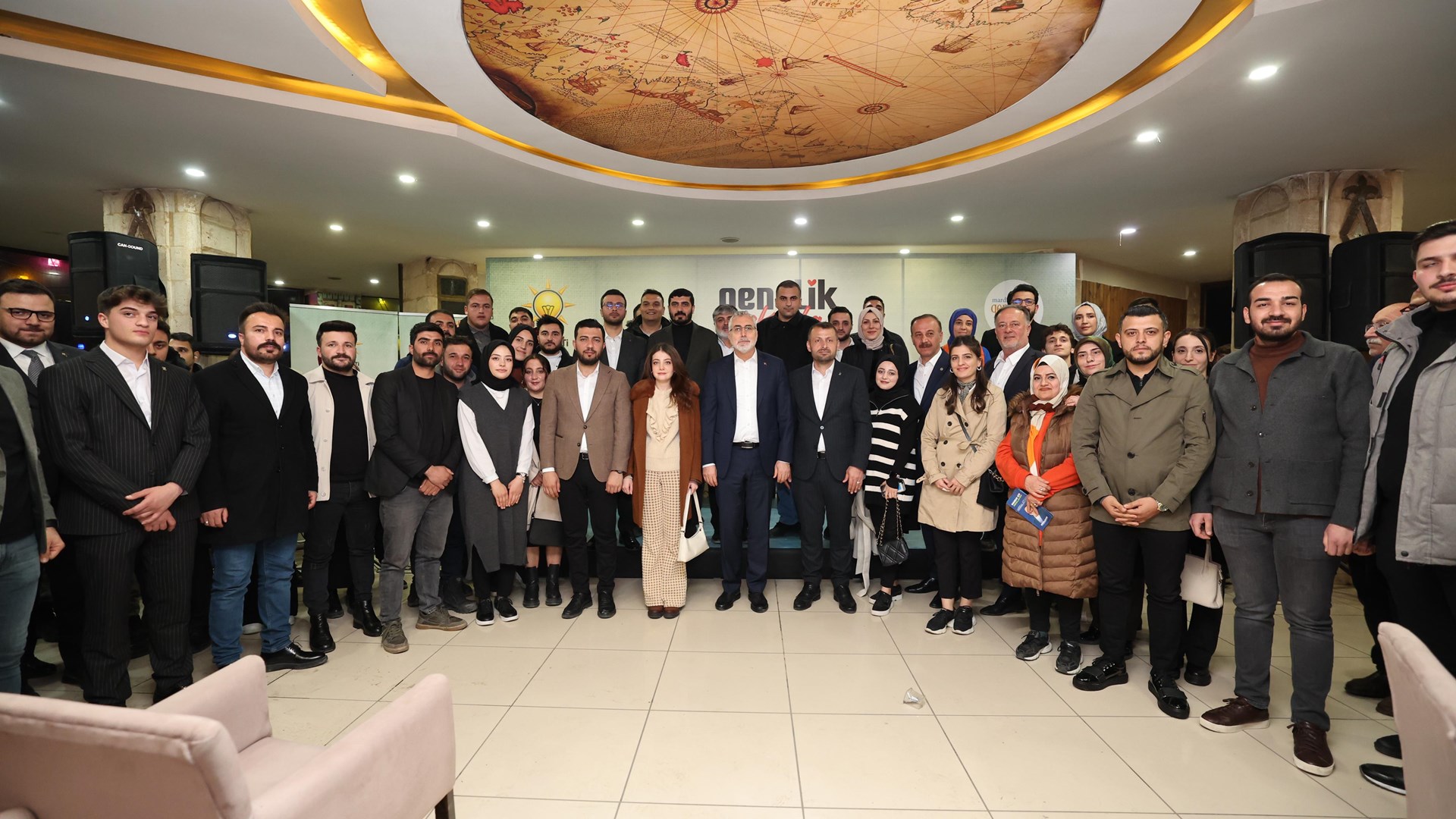 Çalışma ve Sosyal Güvenlik Bakanı Prof. Dr. Vedat Işıkhan, programlara katılmak ve çeşitli ziyaretlerde bulunmak üzere Mardin’e gitti.