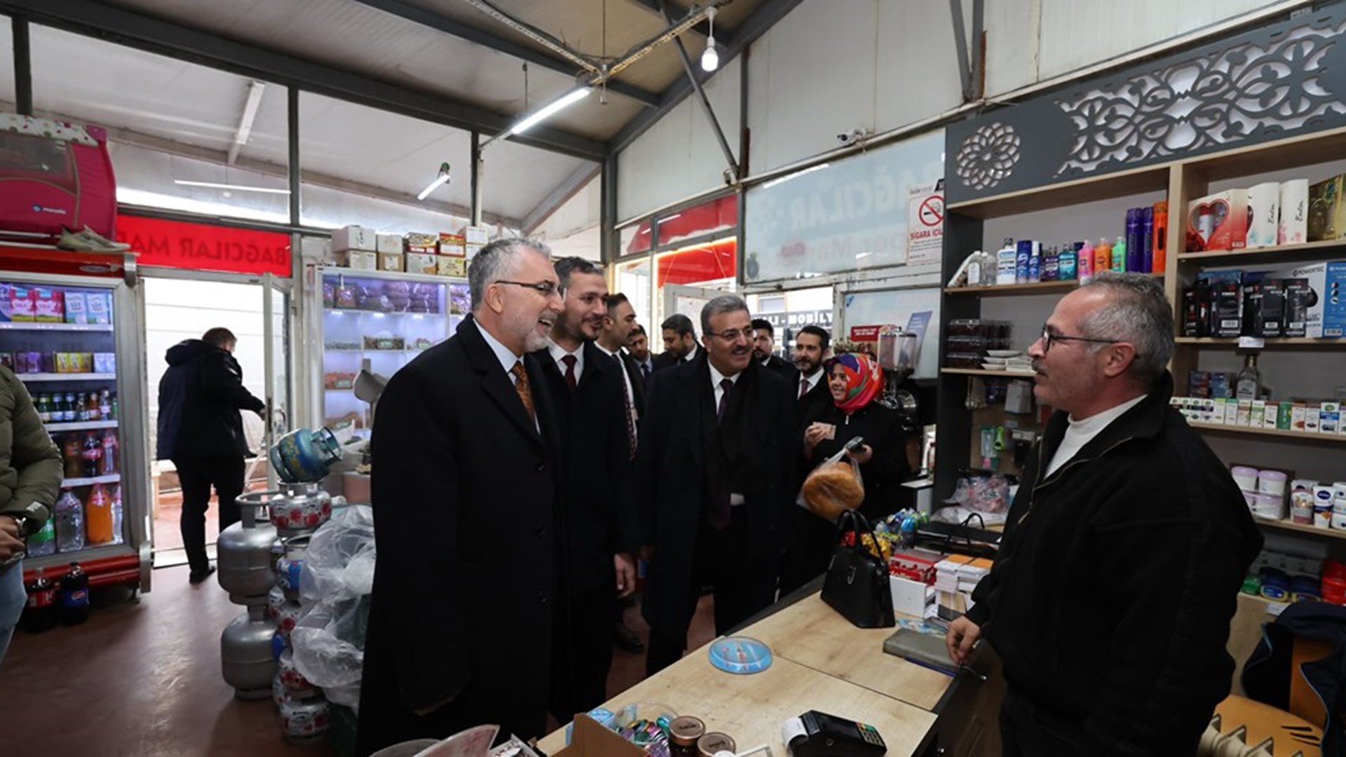 Çalışma ve Sosyal Güvenlik Bakanı Prof. Dr. Vedat Işıkhan, çeşitli temaslarda bulunmak ve programlara katılmak üzere Konya’ya gitti.