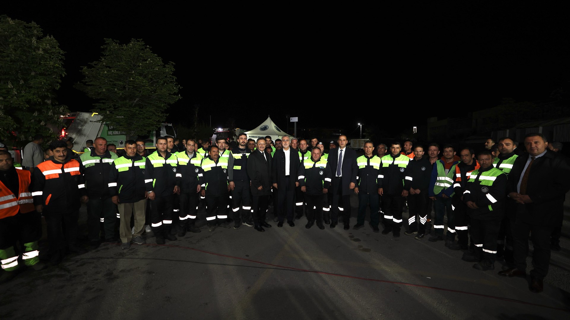 Bakan Işıkhan, 1 Mayıs Emek ve Dayanışma Günü’nü İşçilerle Birlikte Kutladı