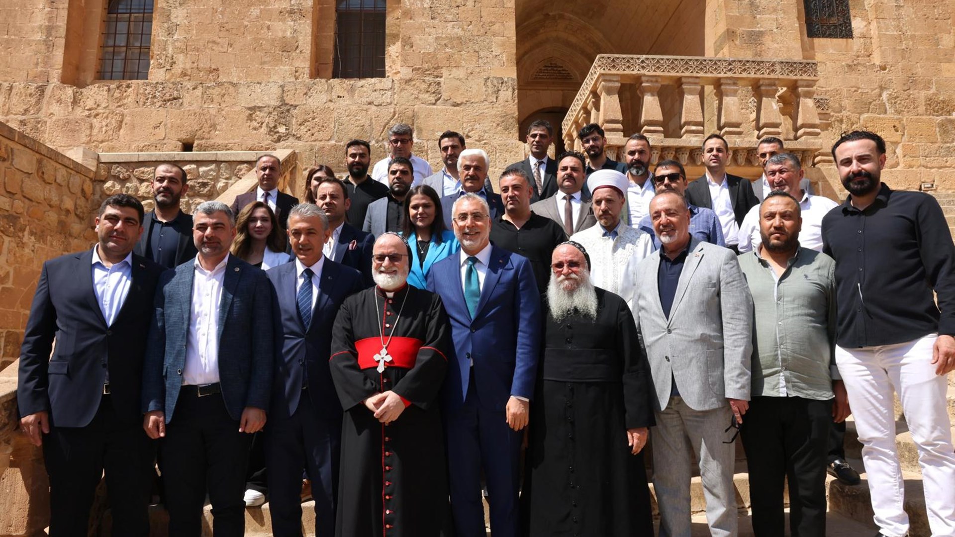 Bakan Işıkhan, Mardin’de Temaslarda Bulundu