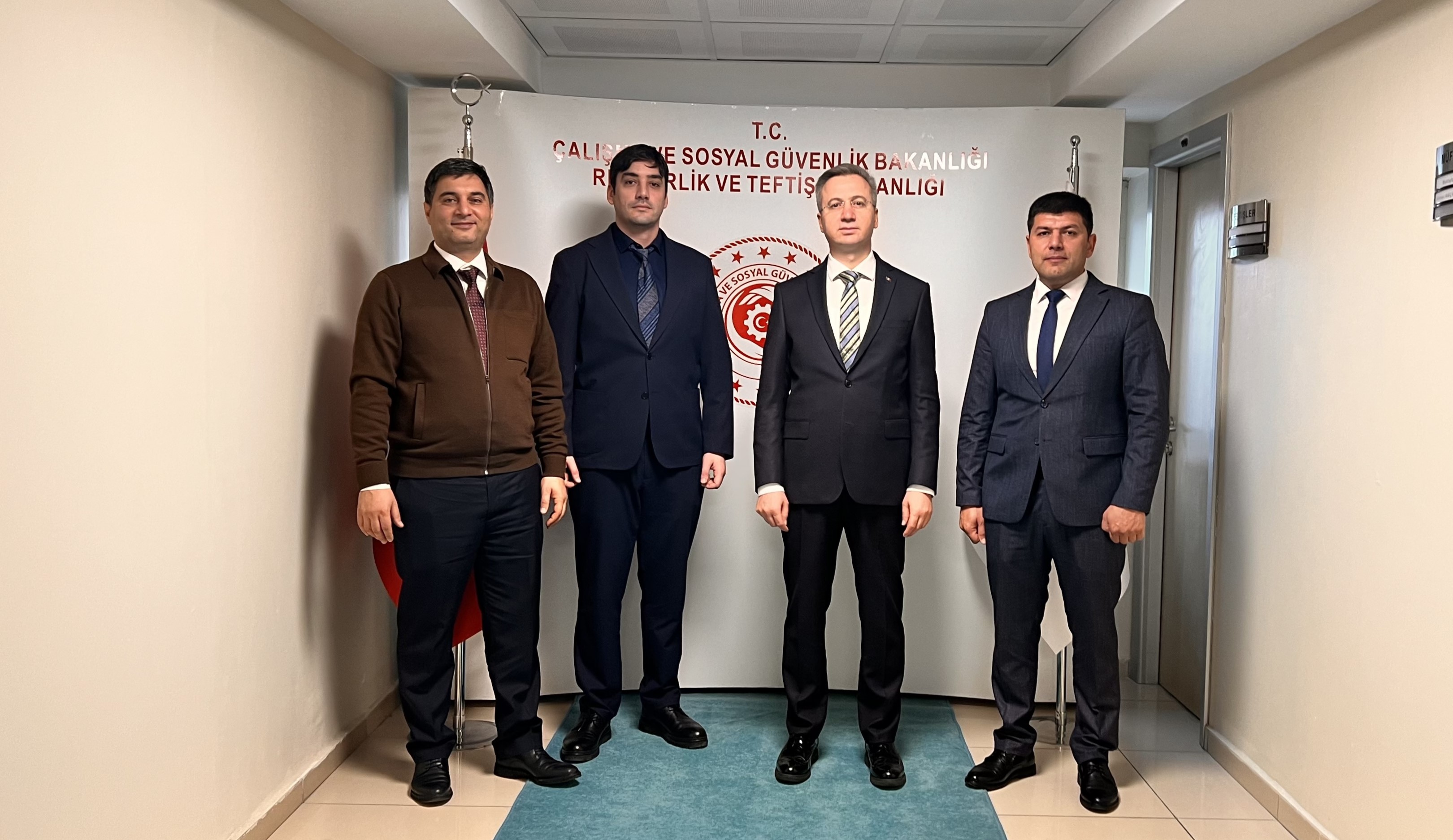 “2024-2025 Eylem Planı” çerçevesinde Azerbaycan heyeti, Rehberlik ve Teftiş Başkanlığımızı ziyaret etti. Ziyarette iş teftişinin planlanması, iş sağlığı ve güvenliği teftişlerindeki uygulamalar ve Başkanlığımızın veri ve enformasyon sistemleri ele alındı. 