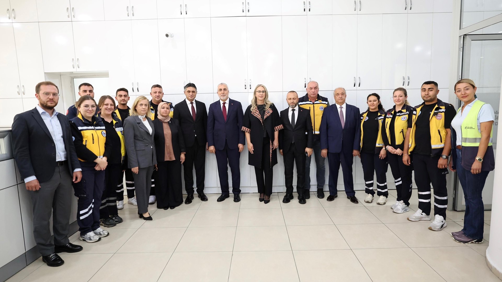 Bakan Işıkhan, İzmir’de Ziyaretlerde Bulundu