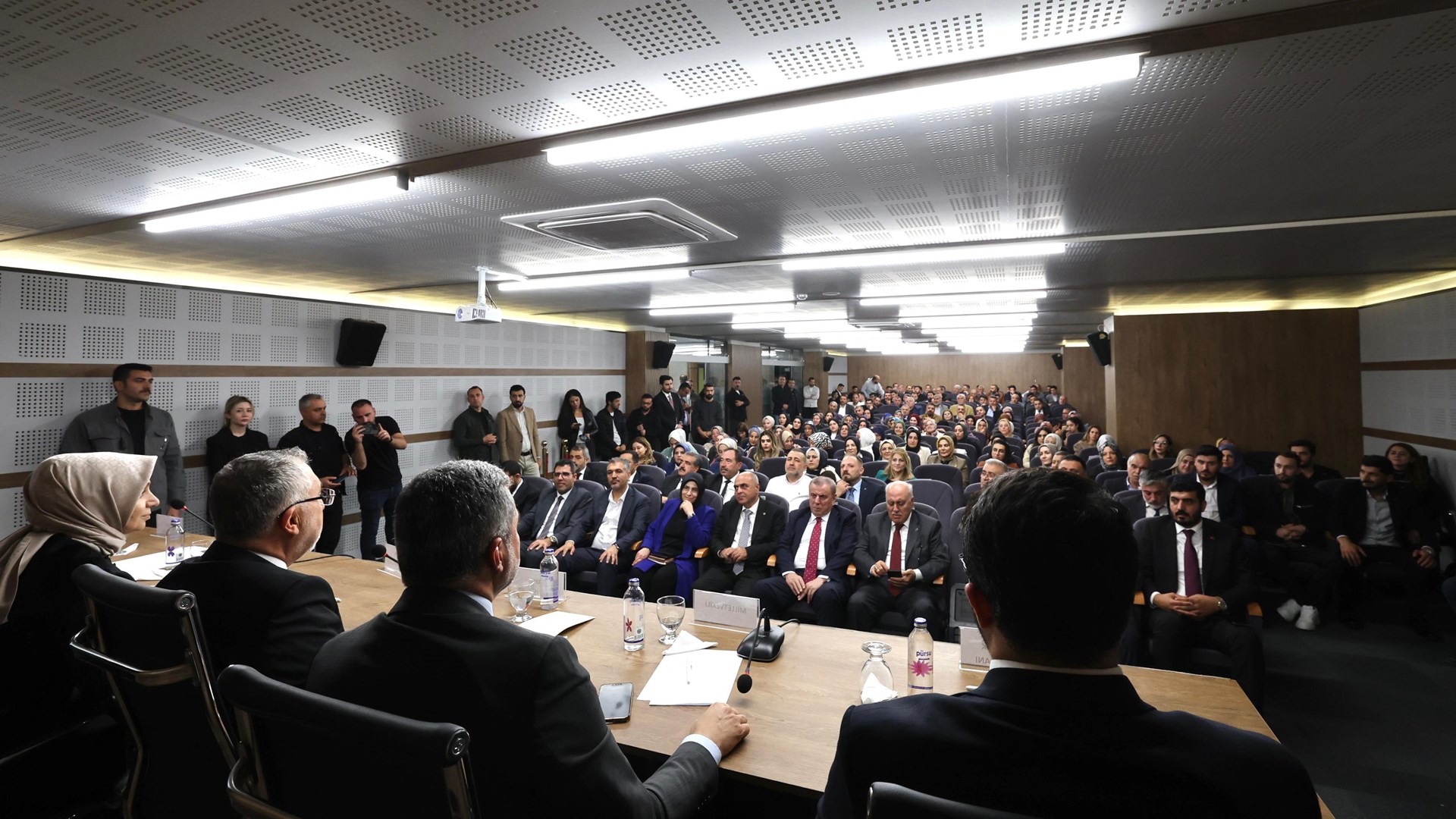 Bakan Işıkhan, Mardin’de Yüzyılın Kadın İstihdamı İş Pozitif Kapanış Programı’na Katıldı