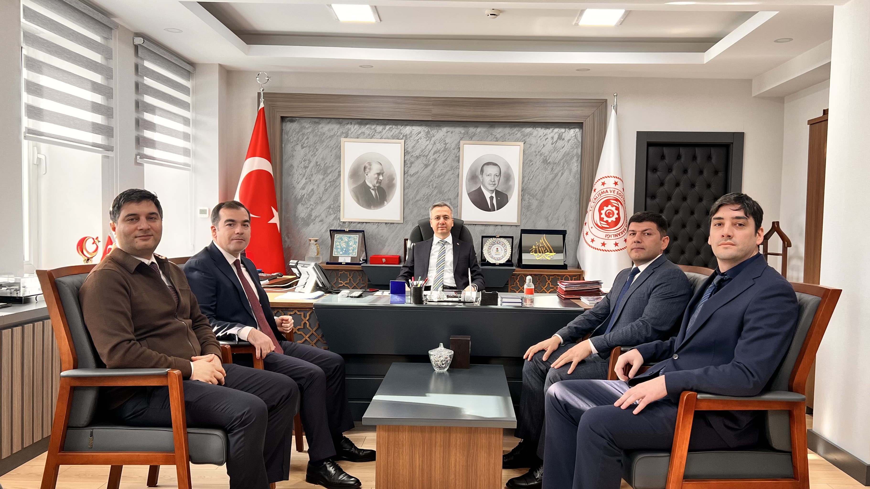 “2024-2025 Eylem Planı” çerçevesinde Azerbaycan heyeti, Rehberlik ve Teftiş Başkanlığımızı ziyaret etti. Ziyarette iş teftişinin planlanması, iş sağlığı ve güvenliği teftişlerindeki uygulamalar ve Başkanlığımızın veri ve enformasyon sistemleri ele alındı. 