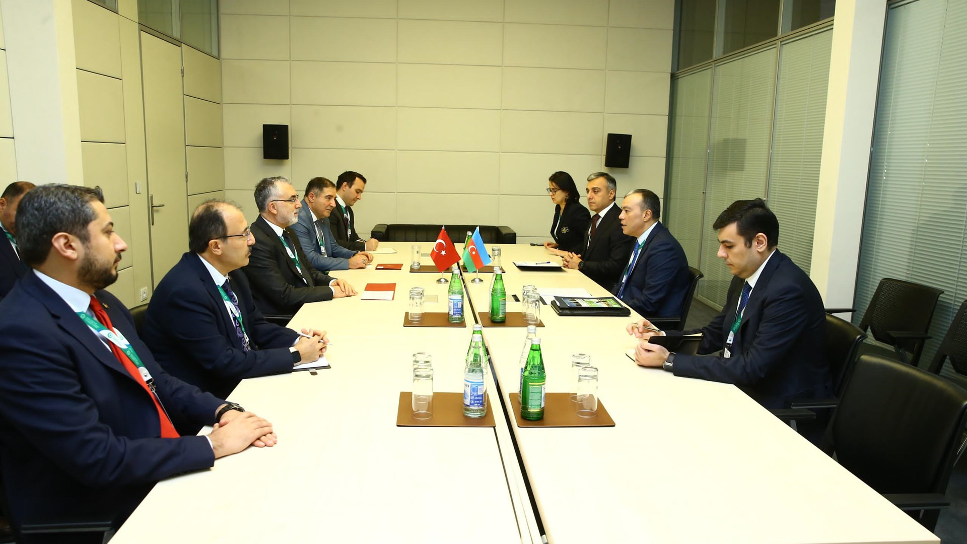 Çalışma ve Sosyal Güvenlik Bakanı Prof. Dr. Vedat Işıkhan, “İİT Üyesi Ülkelerde Yenilikçi Çözümler ve İşgücü ve İstihdam Hizmetlerinin Dijitalleştirilmesi” temasıyla 21-23 Kasım tarihlerinde Azerbaycan’da düzenlenecek İslam İşbirliği Teşkilatı (İİT) 5. Çalışma Bakanları Konferansı’na katılmak üzere Bakü’ye gitti.