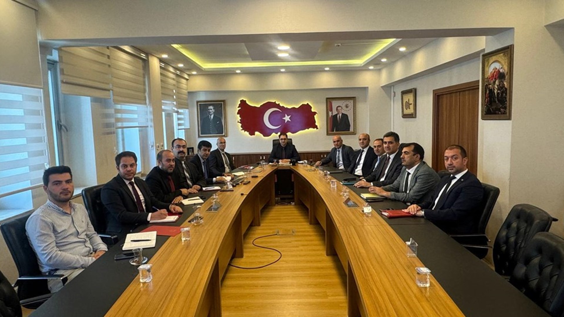 Bakanlığımız sorumluluğunda yürütülen “Uzaktan, Kısmi Ve Geçici Süreli Çalışma İle Platform Çalışması Gibi Yeni Nesil Esnek Çalışma Modellerine Dair Mevzuat Değişikliği” için Genel Müdürlüğümüz bünyesinde çalışmalar devam ediyor.