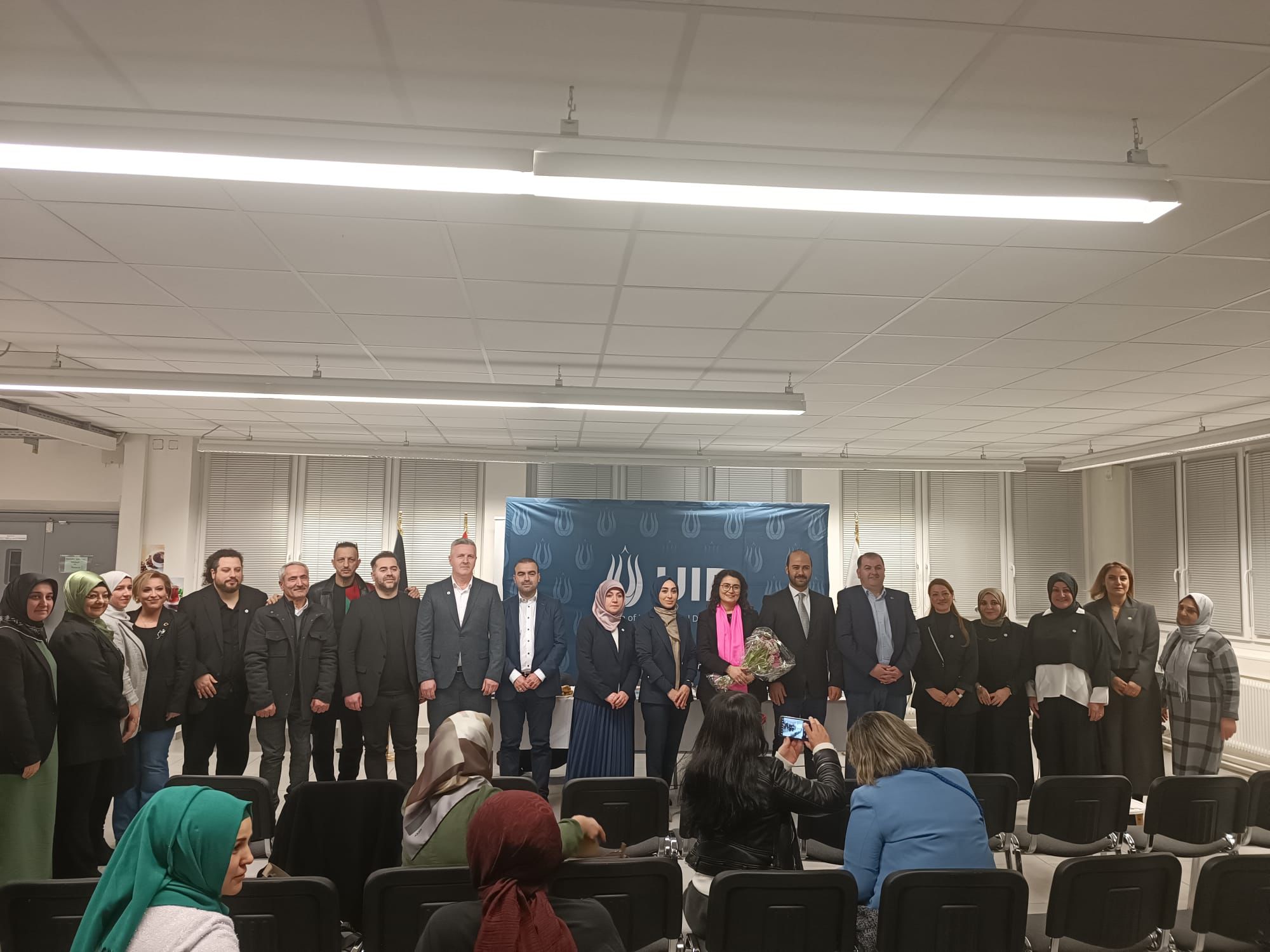 Stuttgart Çalışma ve Sosyal Güvenlik Ataşeliğimiz Vatandaş Bilgilendirme Toplantıları Düzenledi