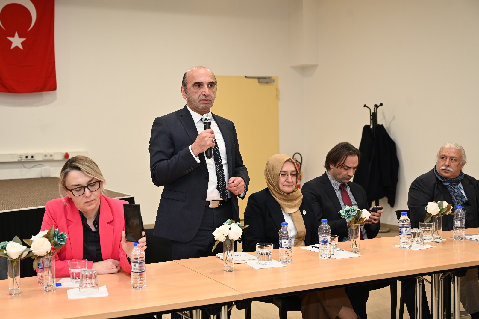 Köln Ataşeliğimiz 7 Şubat 2025 ve 13 Şubat 2025 tarihlerinde vatandaş bilgilendirme toplantıları gerçekleştirmiştir.