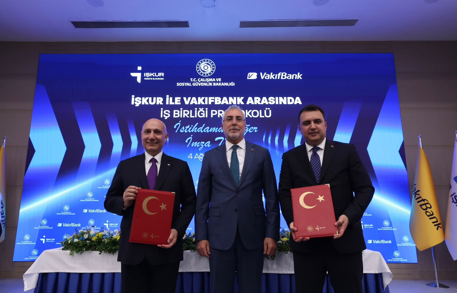 Bakan Işıkhan, İŞKUR-Vakıfbank Arasında İş Birliği Protokolü İmza Töreni’ne Katıldı