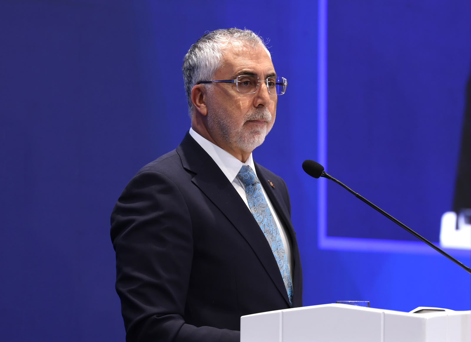 Çalışma ve Sosyal Güvenlik Bakanı Prof. Dr. Vedat Işıkhan, Mesleki Yeterlilik Kurumu (MYK) Yükseköğretimde Yeterlilik ve Tanınırlık-Türkiye Yeterlilikler Çerçevesi (TYÇ) Logo Kullanım Hakkı Buluşması Programı’na iştirak etti.