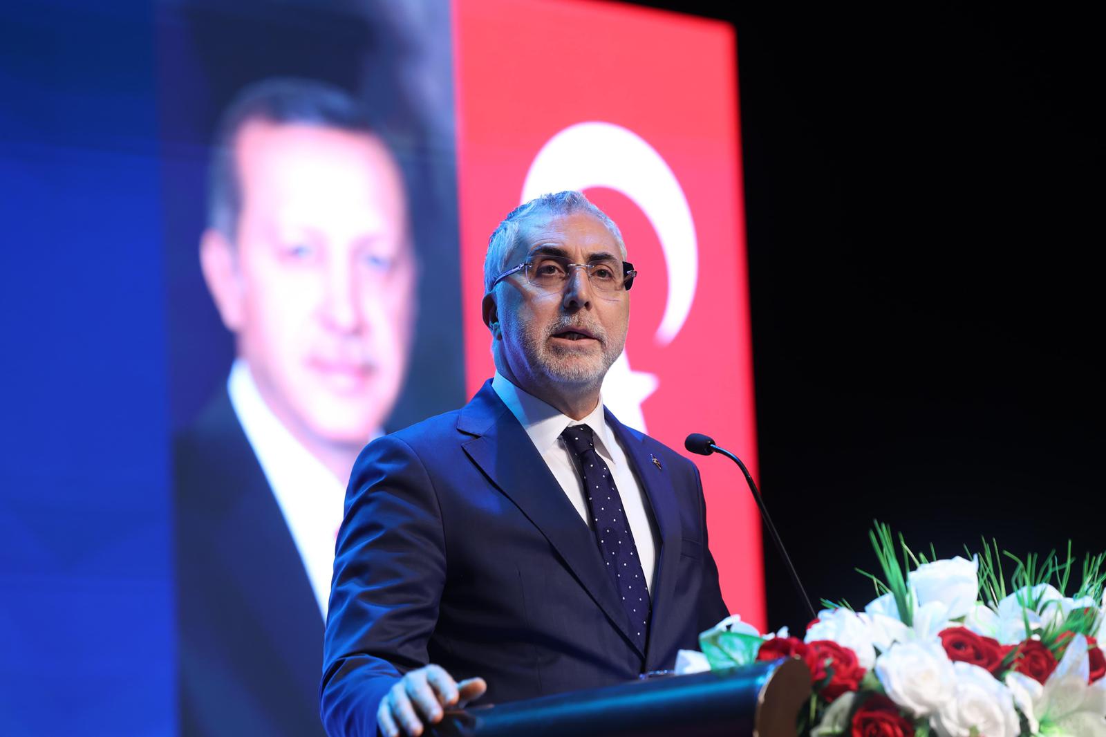 Bakan Işıkhan, Gaziantep’te İŞKUR "Gençliğin Üretim Çağı Bölgesel Kariyer Fuarı"na Katıldı