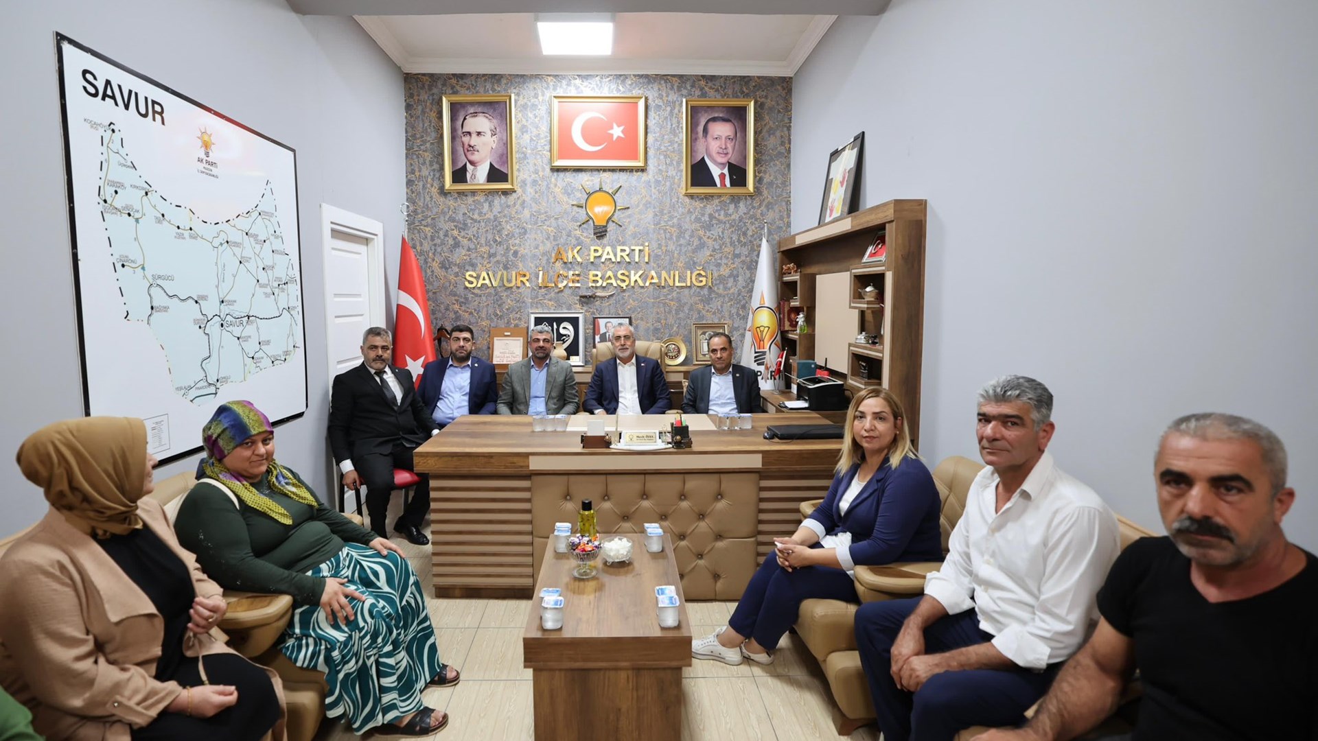 Çalışma ve Sosyal Güvenlik Bakanı Vedat Işıkhan, çeşitli temaslarda bulunmak ve “Mardin İş Dünyası İstişare Toplantısı”na katılmak üzere Mardin’e gitti.