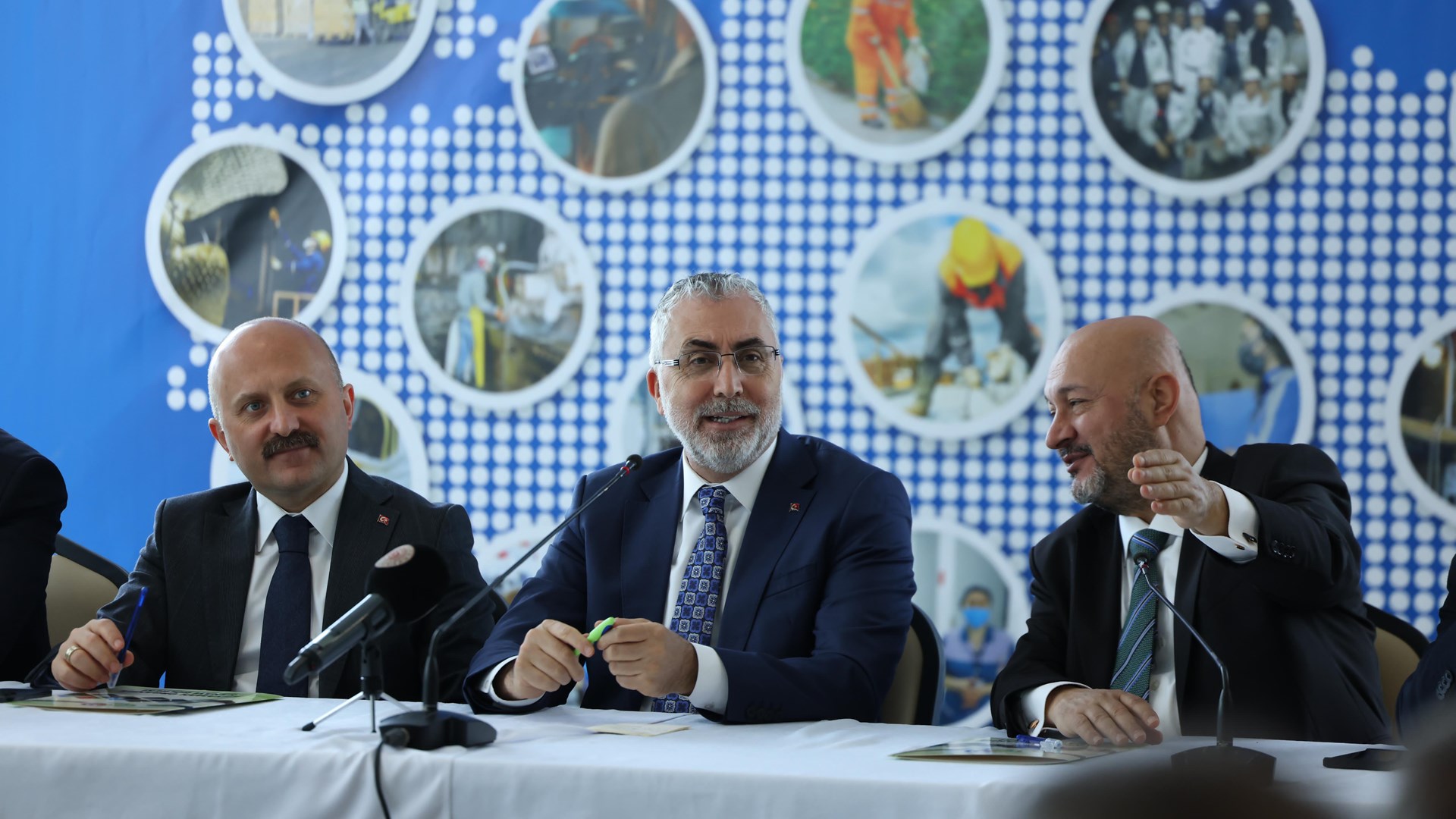 Çalışma ve Sosyal Güvenlik Bakanı Prof. Dr. Vedat Işıkhan, çeşitli temaslarda bulunmak ve programlara katılmak üzere Adıyaman’a gitti.