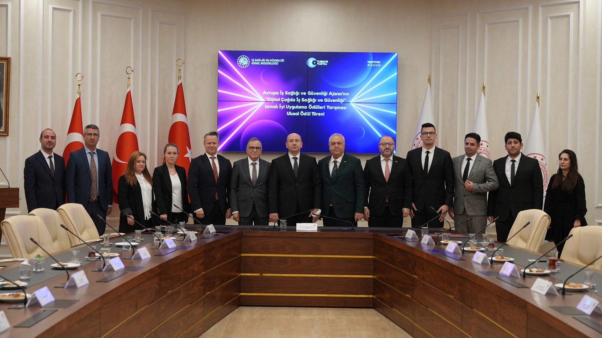 Ülkemizi Avrupa’da Temsil Etmeye Hak Kazanan İki İş Yerine ve Jüri Özel Ödülüne Layık Görülen Üç İş Yerine Ödülleri Törenle Takdim Edildi.