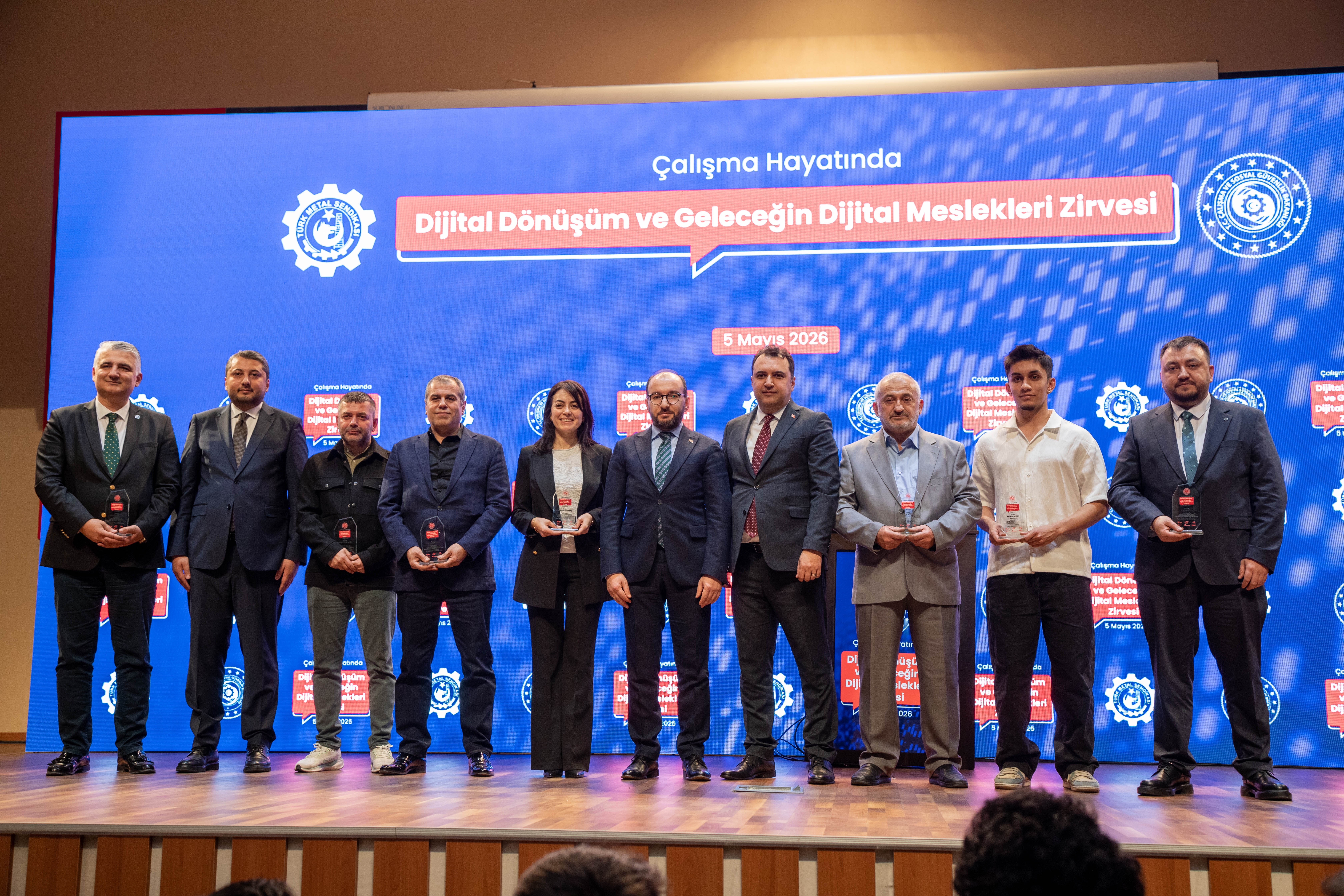 Bakan Işıkhan, Çalışma Hayatında Dijital Dönüşüm ve Geleceğin Dijital Meslekleri Zirvesi’ne Katıldı