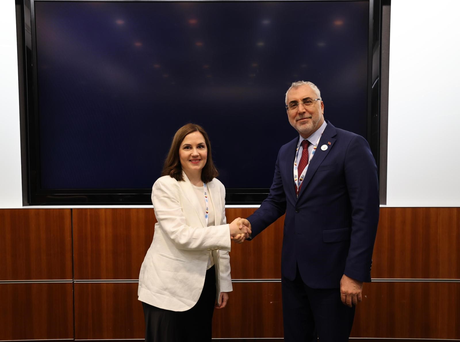 Sayın Bakanımız Prof. Dr. Vedat Işıkhan Katar’ın Ev Sahipliğinde Doha’da Düzenlen II. Dünya Sosyal Kalkınma Zirvesi’ne katıldı 