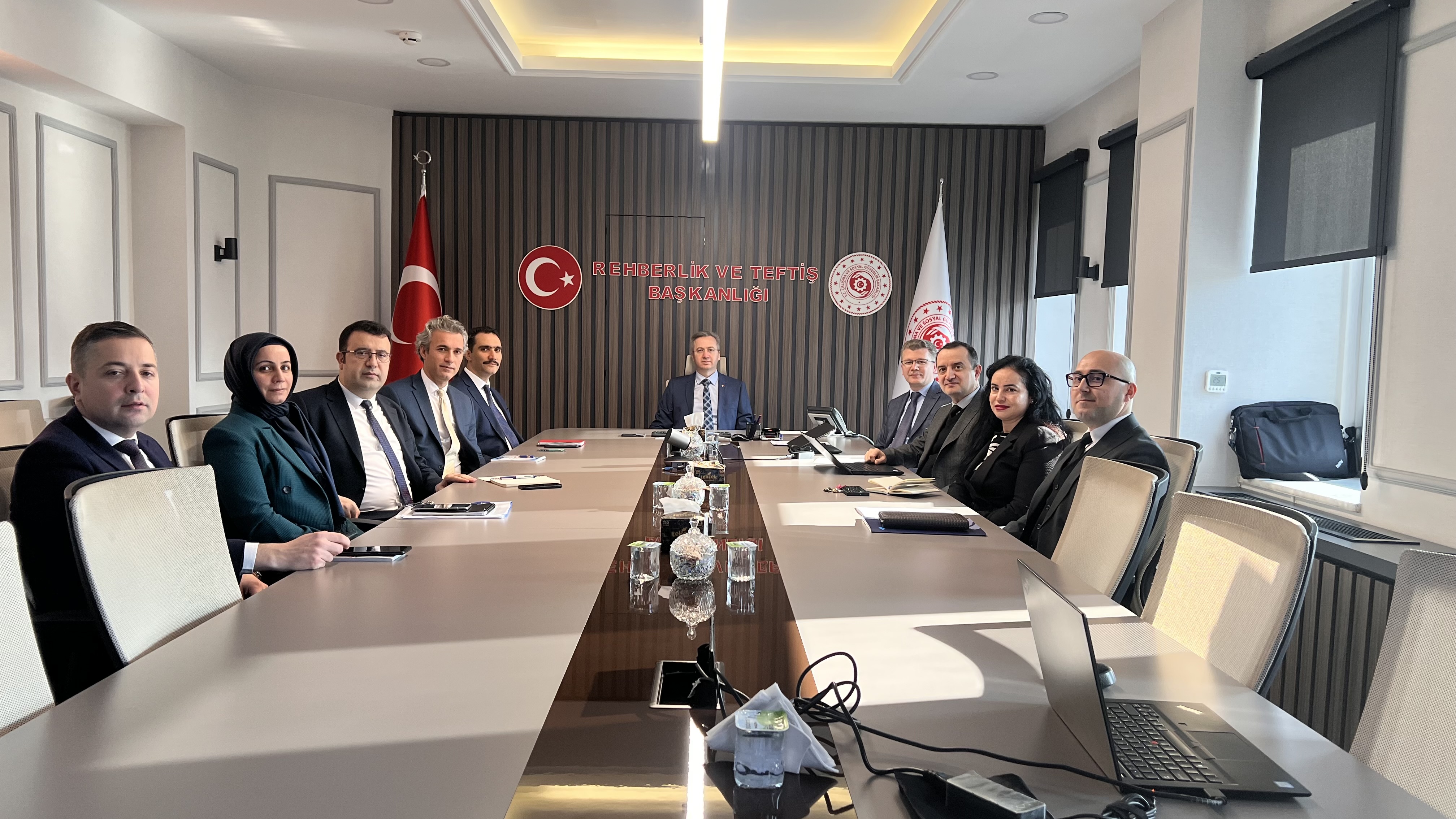 Rehberlik ve Teftiş Başkanlığı bünyesinde faaliyet gösteren çalışma grupları, 2024 yılı çalışmalarına ilişkin kapsamlı sunumlarını Başkanımız Bekir Aktürk’e gerçekleştirdi.