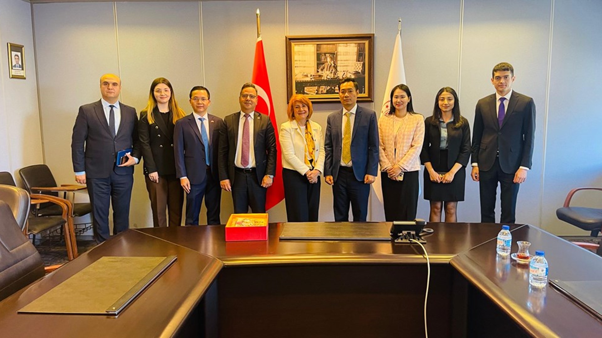 The delegation headed by Nguyen Phuc, Deputy Director General of Department of Asian-African Market of the Ministry of Industry and Trade of Vietnam, paid a working visit to our country on 20-22 May with a view to holding talks.