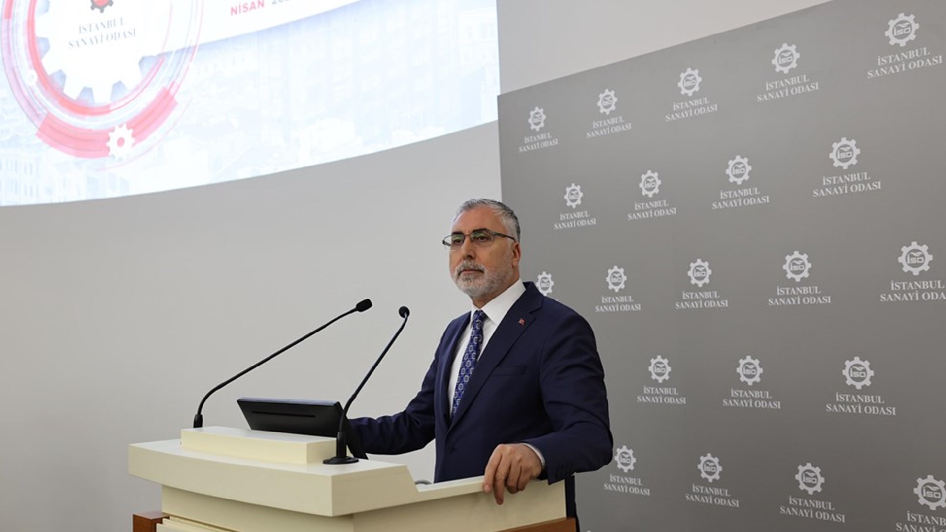 Çalışma ve Sosyal Güvenlik Bakanı Prof. Dr. Vedat Işıkhan, İstanbul Sanayi Odası’nın Aylık Olağan Meclis Toplantısına katılarak bir konuşma gerçekleştirdi.