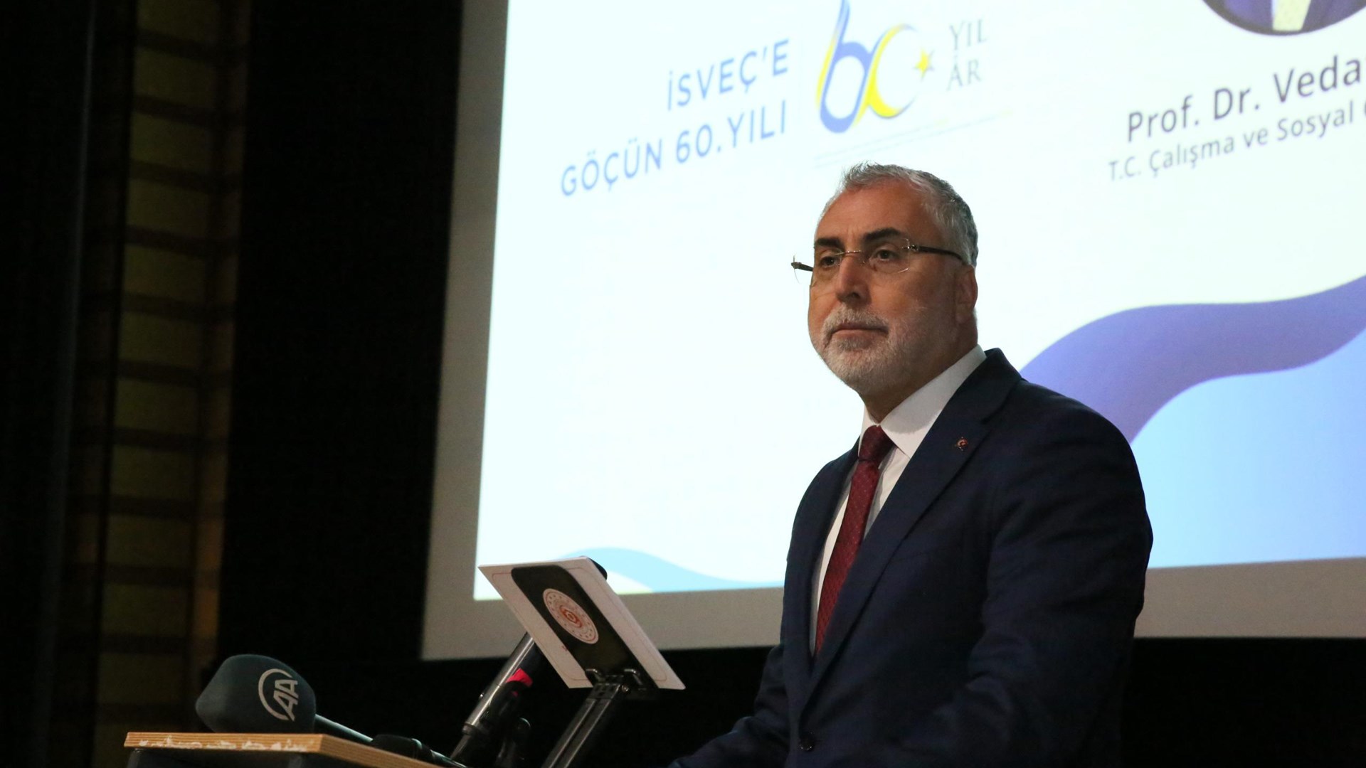 Bakan Işıkhan, İsveç’te Türk Gurbetçiler ile Buluştu