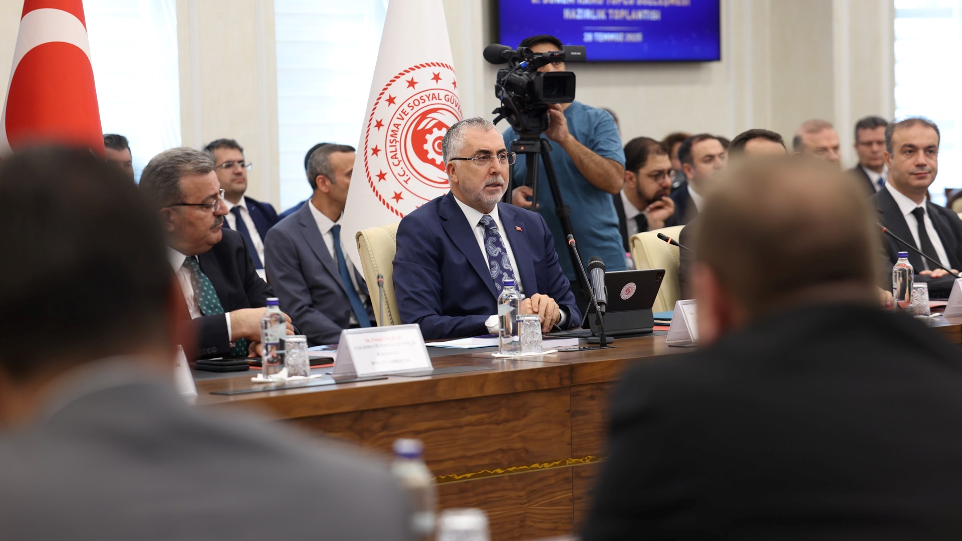 Bakan Işıkhan, "8. Dönem Toplu Sözleşme Görüşmeleri" Hazırlık Toplantısına Başkanlık Etti