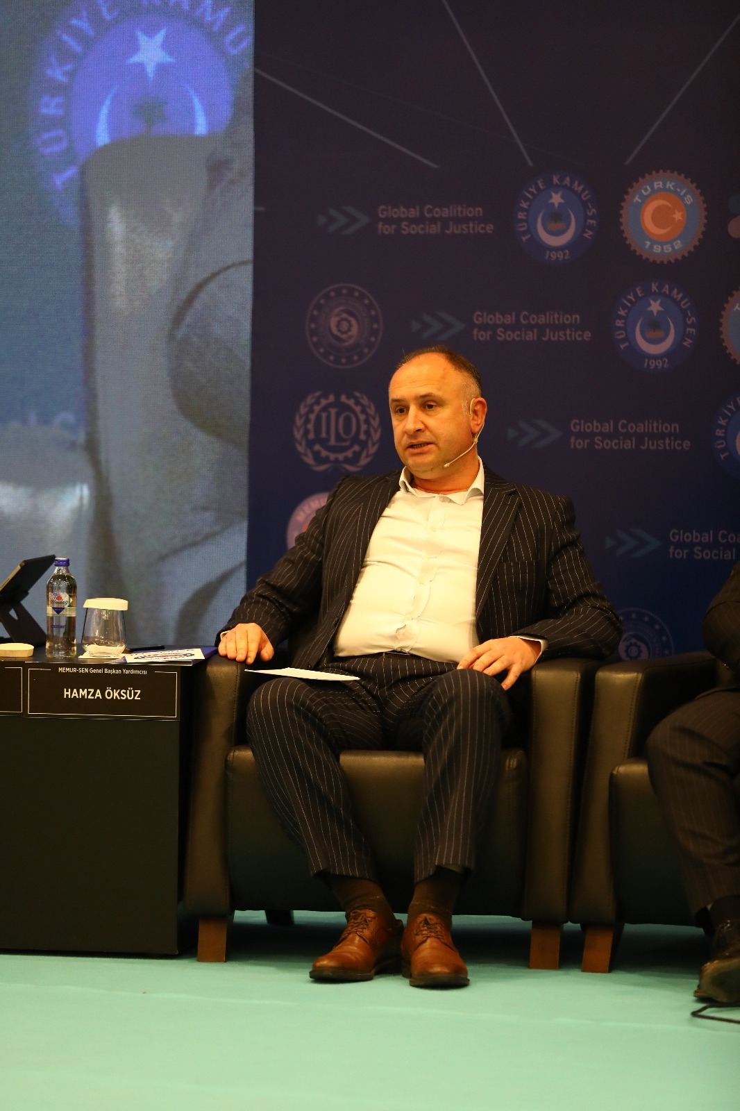 20 Şubat Dünya Sosyal Adalet Günü vesilesiyle, Bakanlığımızın öncülüğünde ve Küresel Sosyal Adalet Koalisyonu kapsamında düzenlenen “Dijitalleşme ve Yeşil Dönüşüm Çerçevesinde Sosyal Adalet Forumu” geniş katılımla gerçekleştirildi. Forum, Türkiye İşveren Sendikaları Konfederasyonu (TİSK), Türkiye İşçi Sendikaları Konfederasyonu (TÜRK-İŞ), Memur Sendikaları Konfederasyonu (MEMUR-SEN) ve Türkiye Kamu Çalışanları Sendikaları Konfederasyonu (KAMU-SEN) işbirliğiyle düzenlendi.