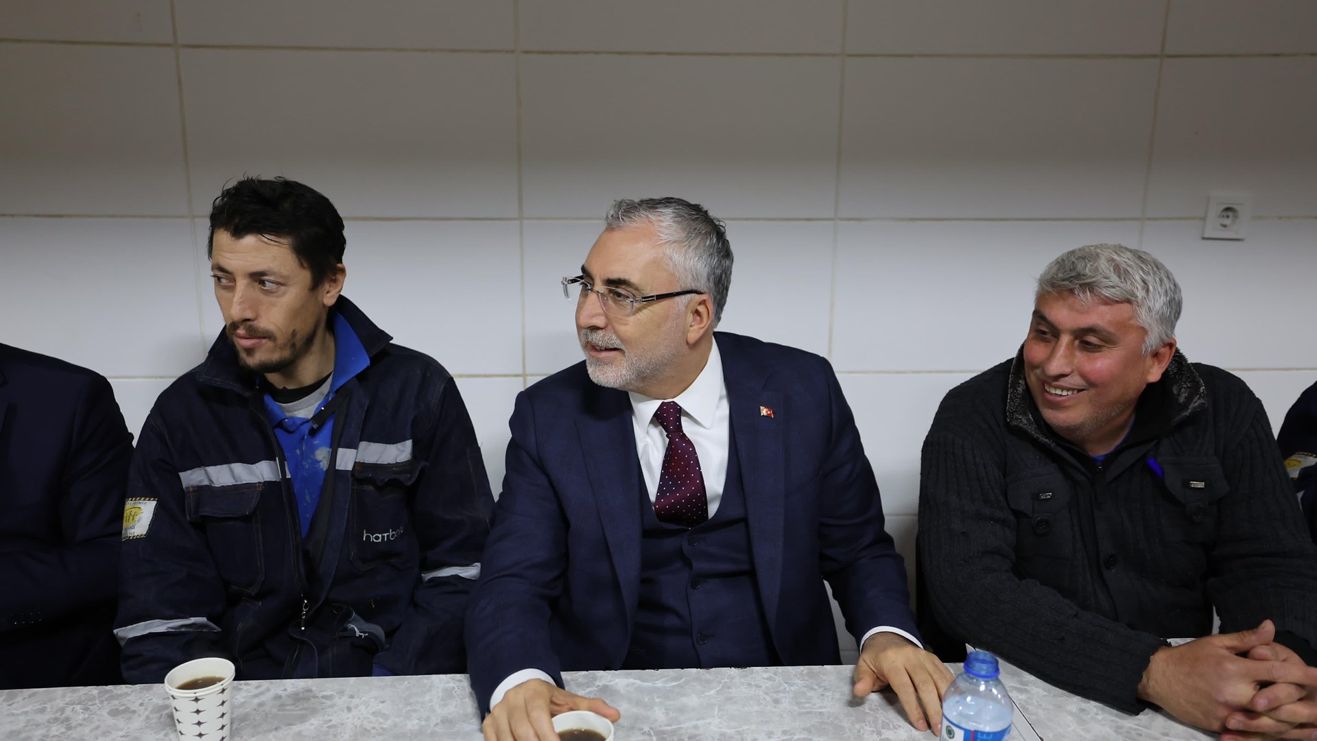 Bakan Işıkhan, Hatay’da Ziyaretlerde Bulundu